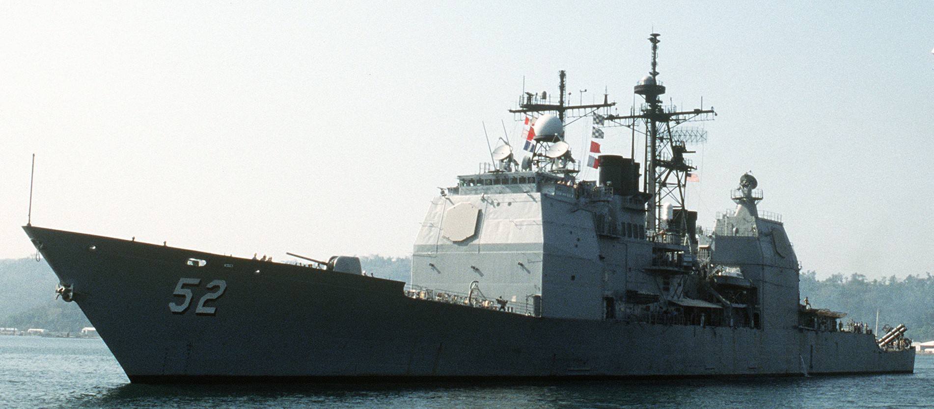 cg-52 uss bunker hill ticonderoga class guided missile cruiser aegis us navy subic bay philippines 21