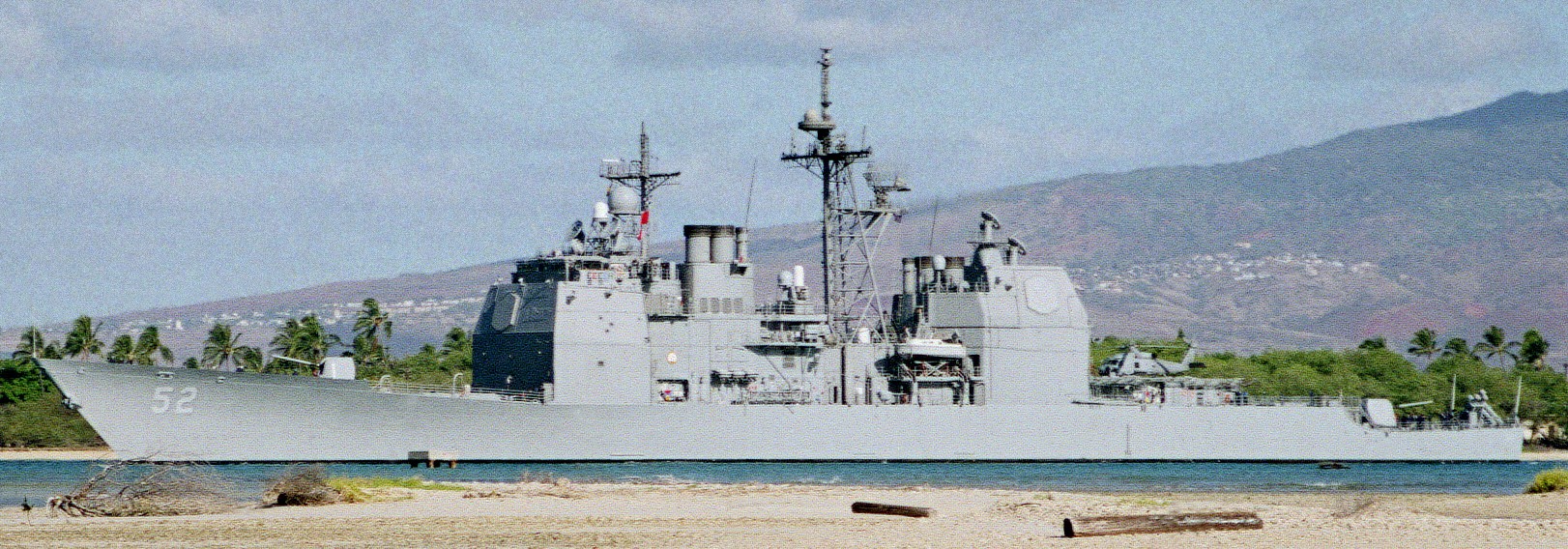 cg-52 uss bunker hill ticonderoga class guided missile cruiser aegis us navy rimpac 2000 pearl harbor hawaii 30