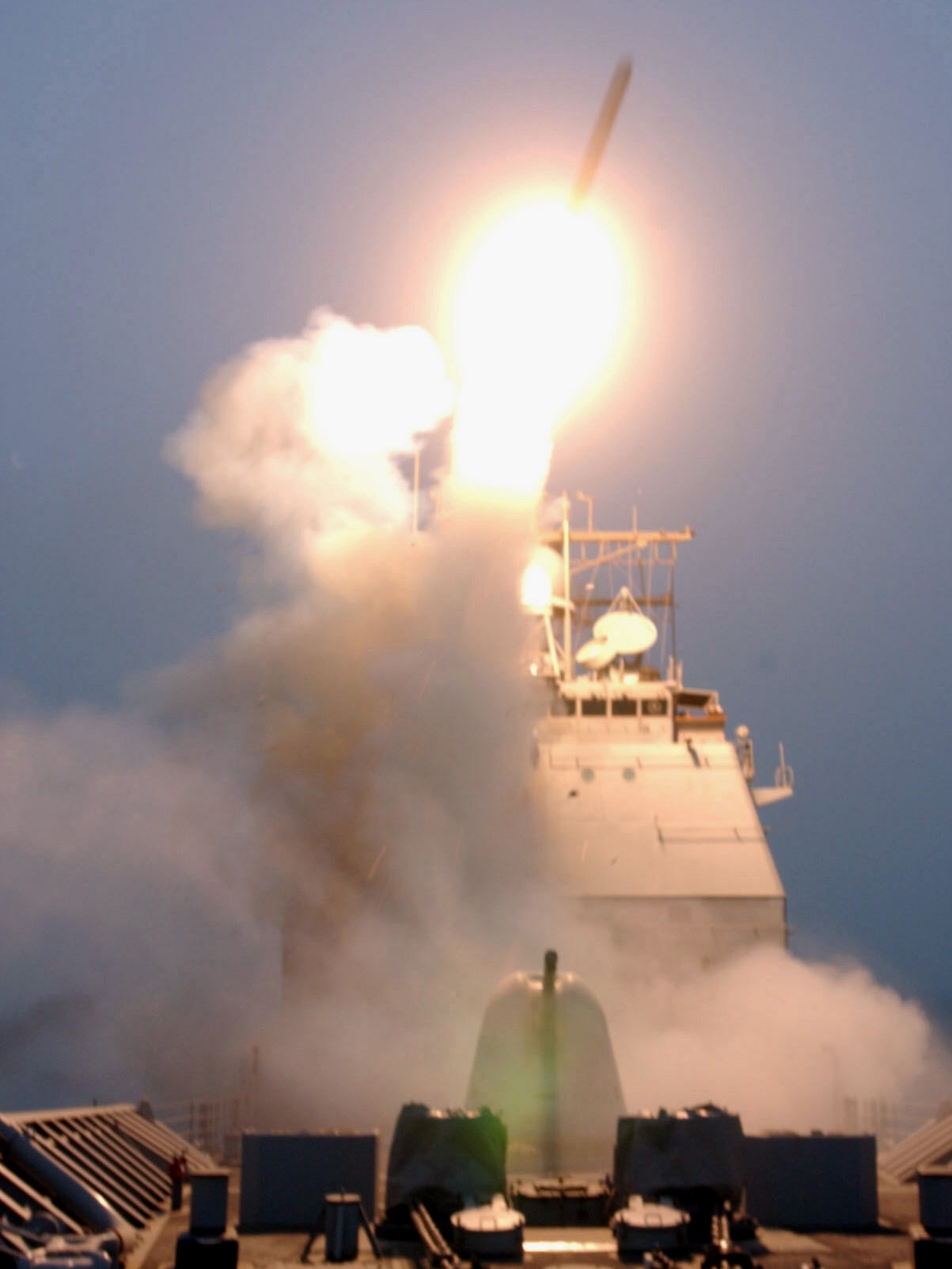 cg-52 uss bunker hill ticonderoga class guided missile cruiser aegis us navy bgm-109 tomahawk tlam 39