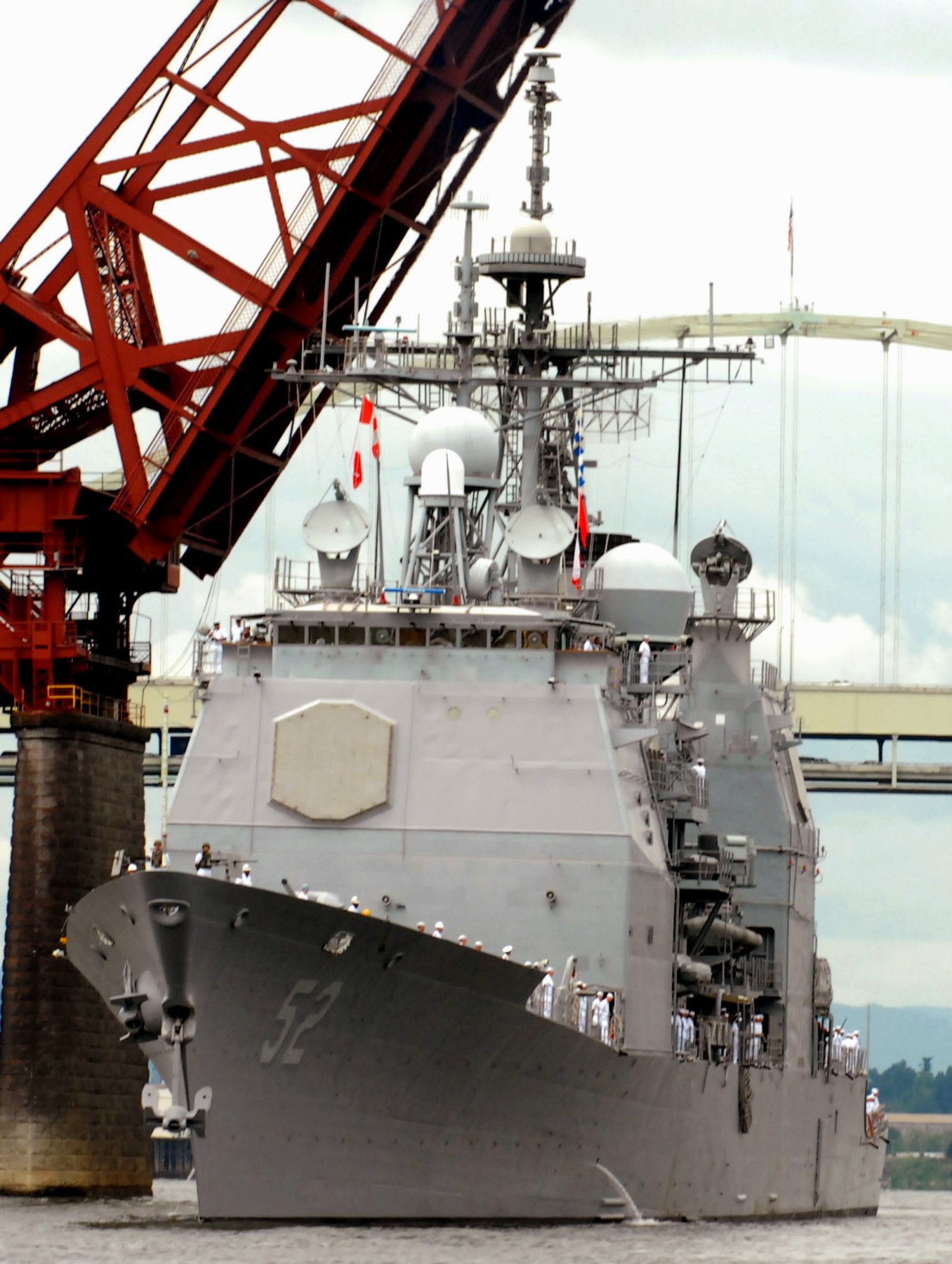 cg-52 uss bunker hill ticonderoga class guided missile cruiser aegis us navy rose festival 2007