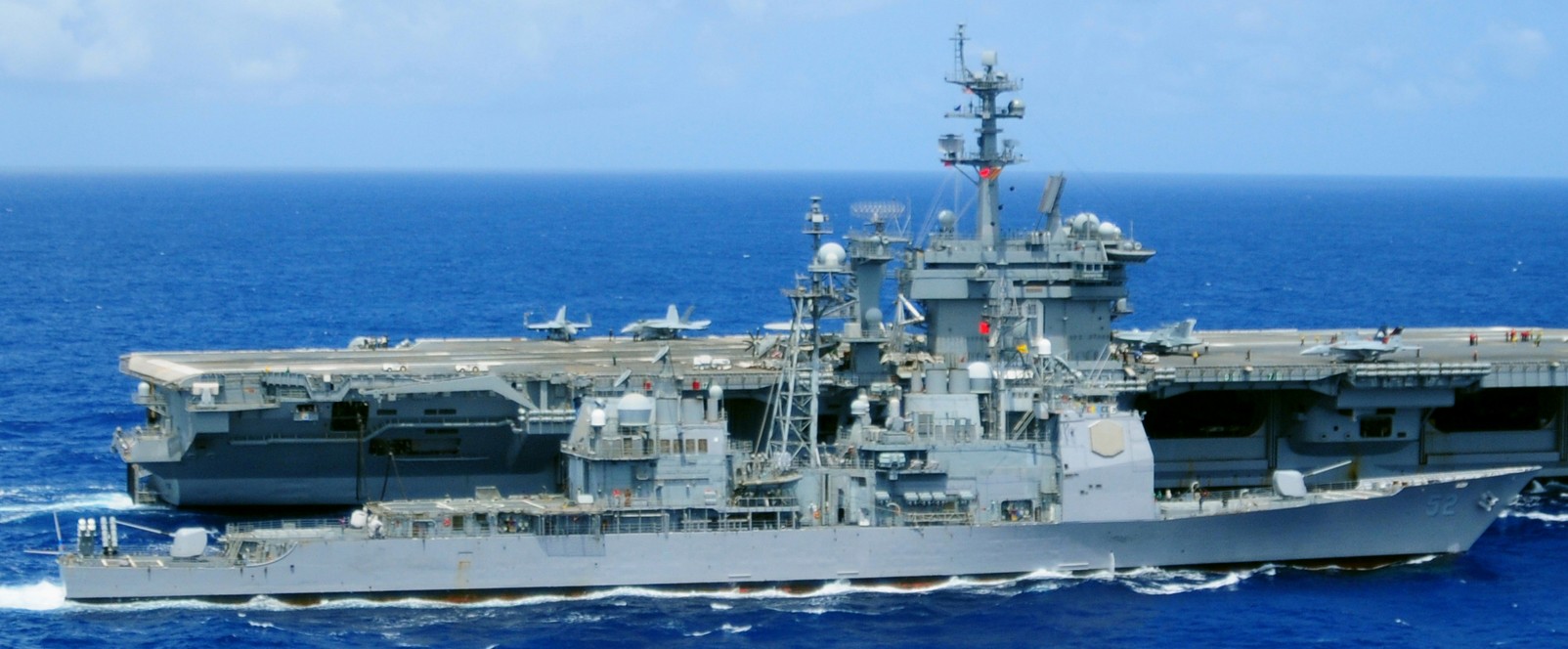 cg-52 uss bunker hill ticonderoga class guided missile cruiser aegis us navy atlantic ocean 55