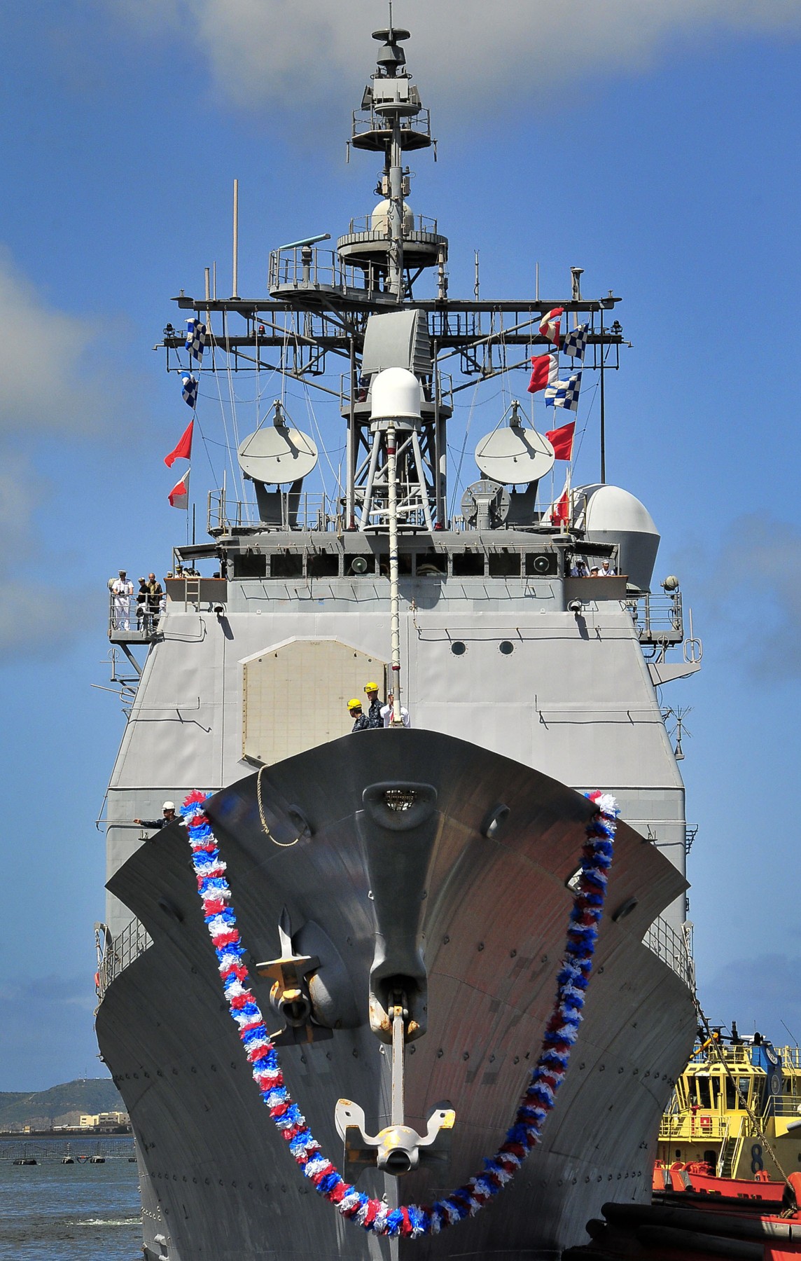 cg-52 uss bunker hill ticonderoga class guided missile cruiser aegis us navy returning naval base san diego 64