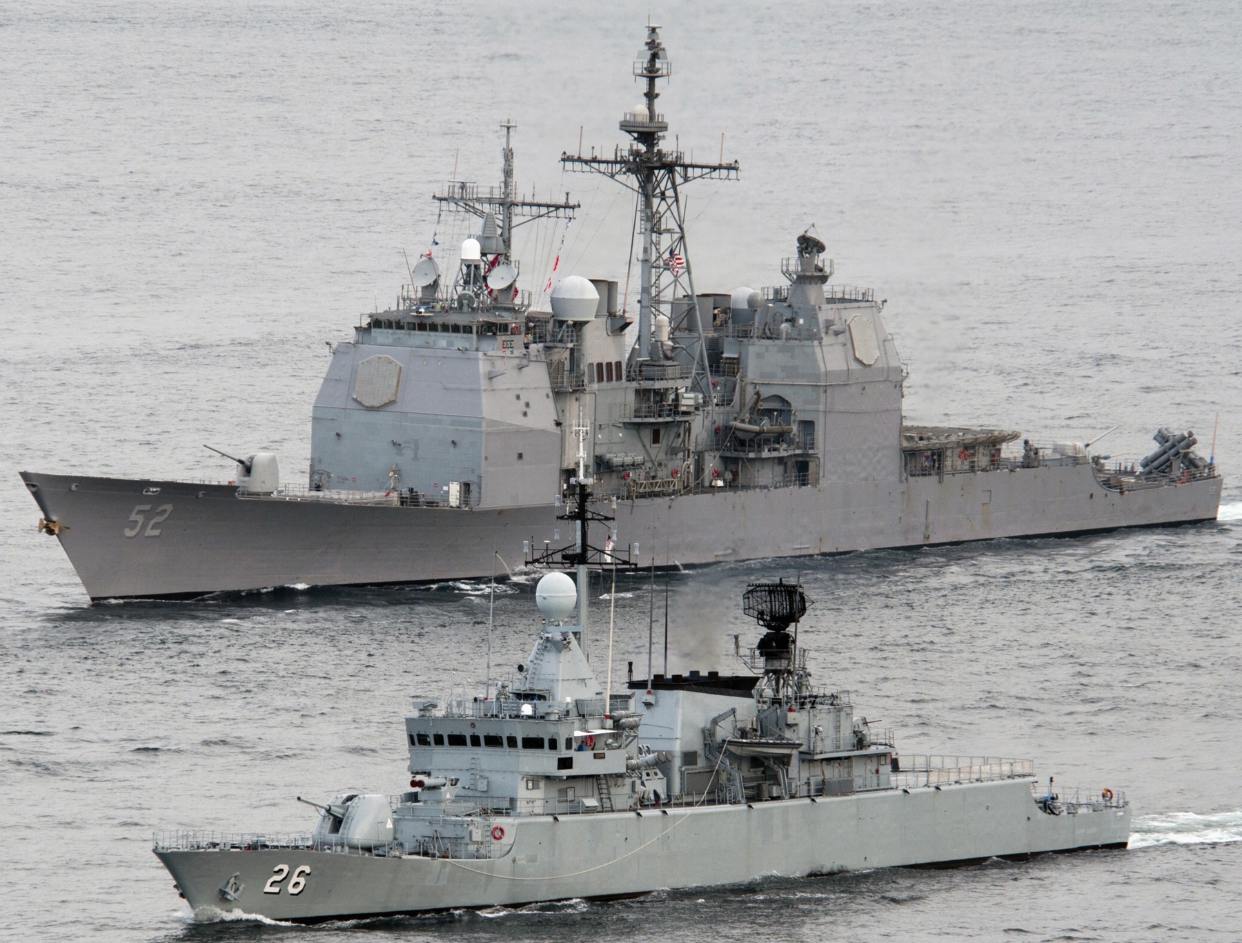 cg-52 uss bunker hill ticonderoga class guided missile cruiser aegis us navy strait malacca 71