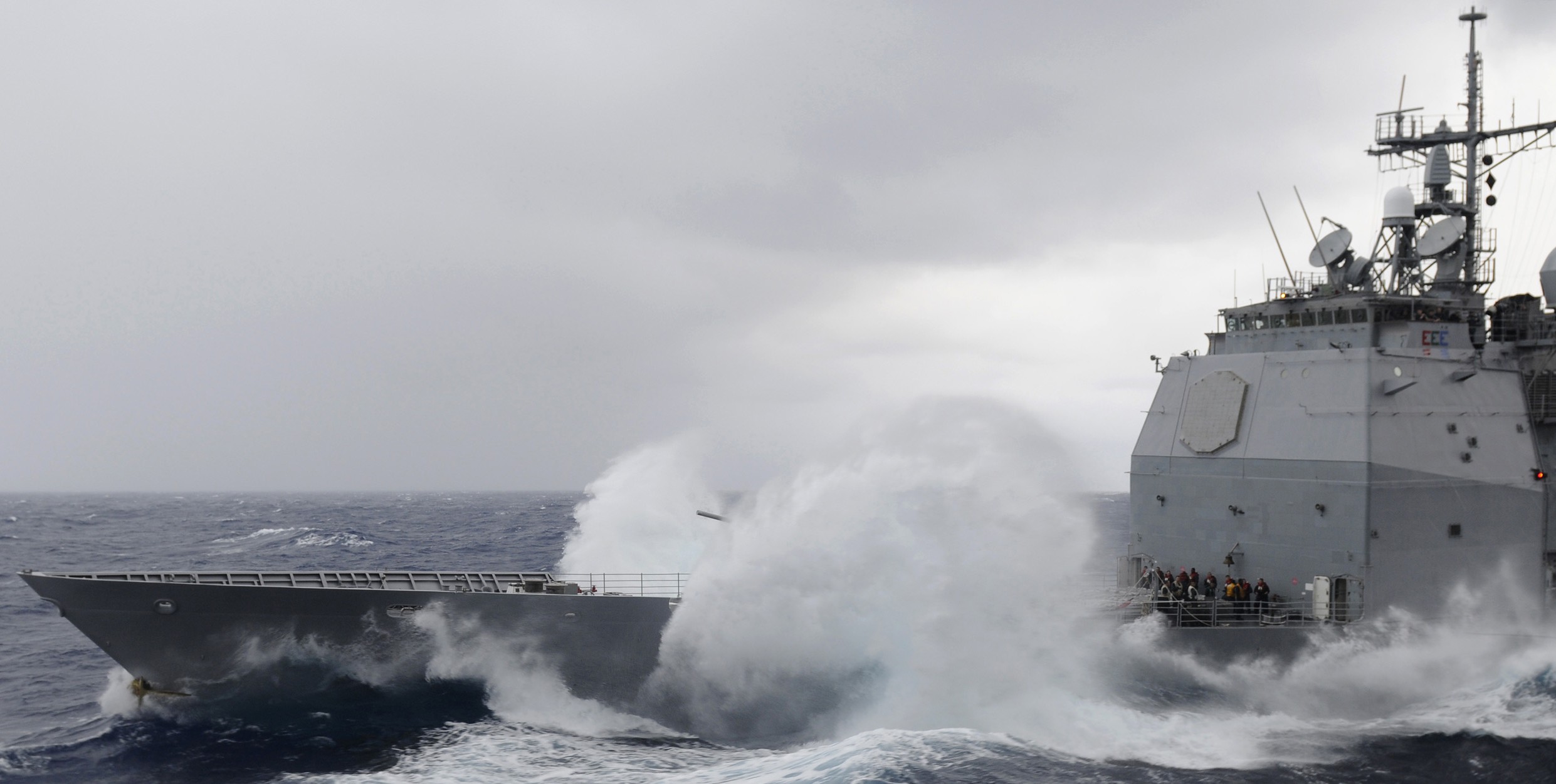 cg-52 uss bunker hill ticonderoga class guided missile cruiser aegis us navy 81