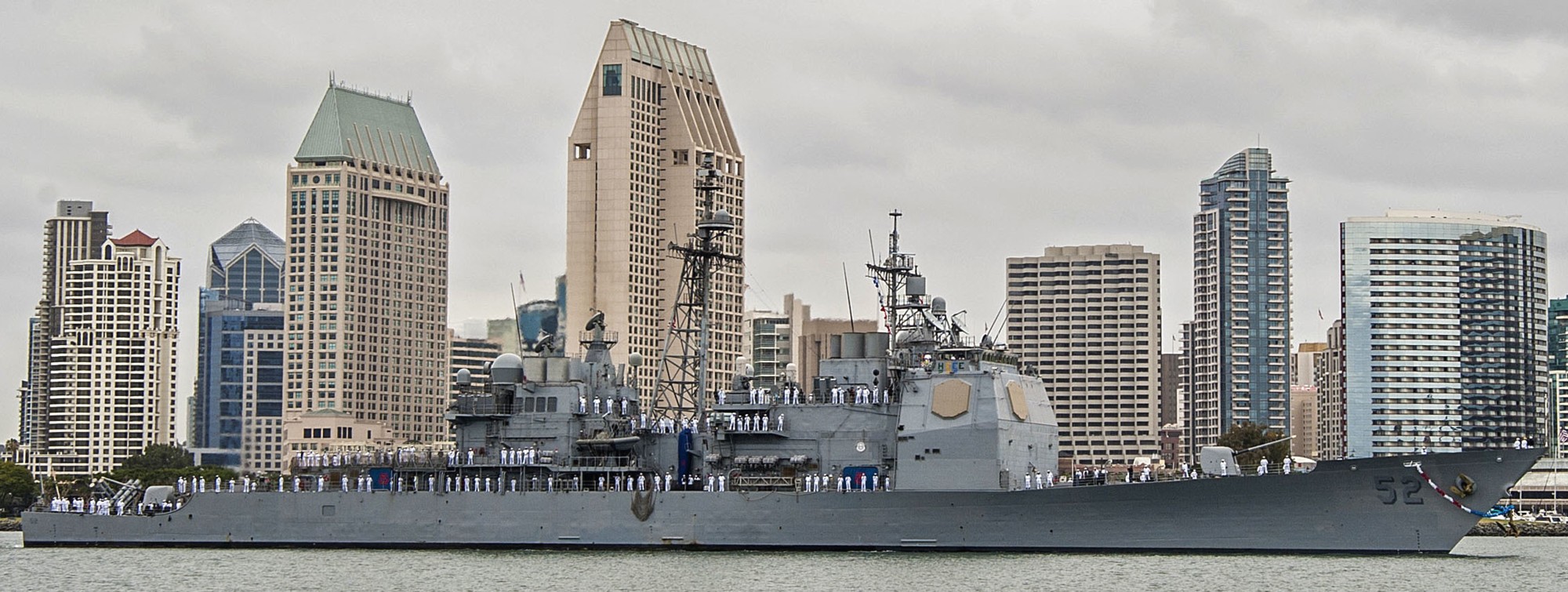 cg-52 uss bunker hill ticonderoga class guided missile cruiser aegis us navy san diego 95