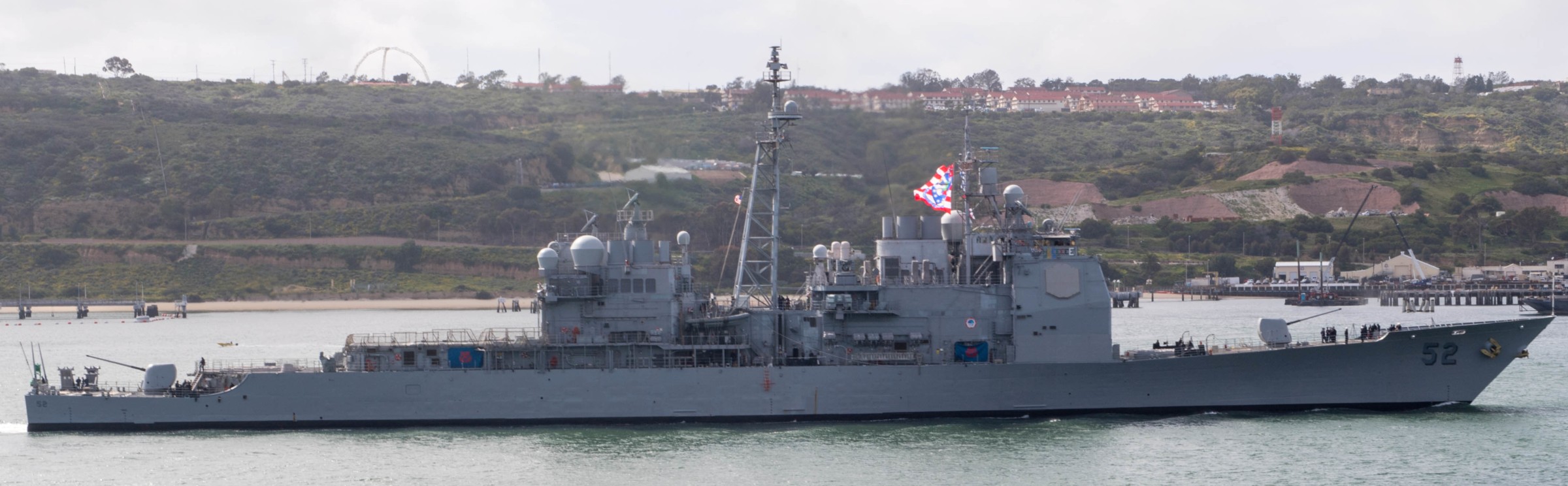 cg-52 uss bunker hill ticonderoga class guided missile cruiser aegis us navy san diego bay 98