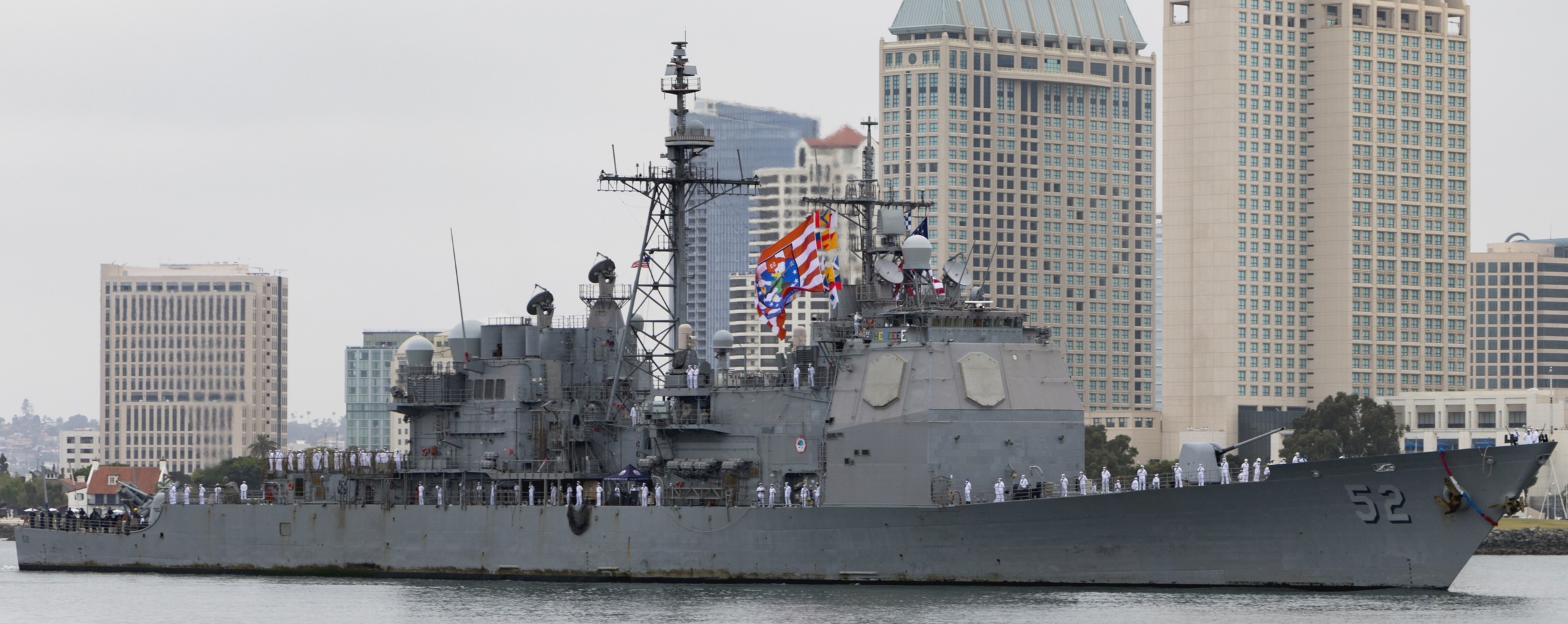 cg-52 uss bunker hill ticonderoga class guided missile cruiser aegis us navy returning san diego 124