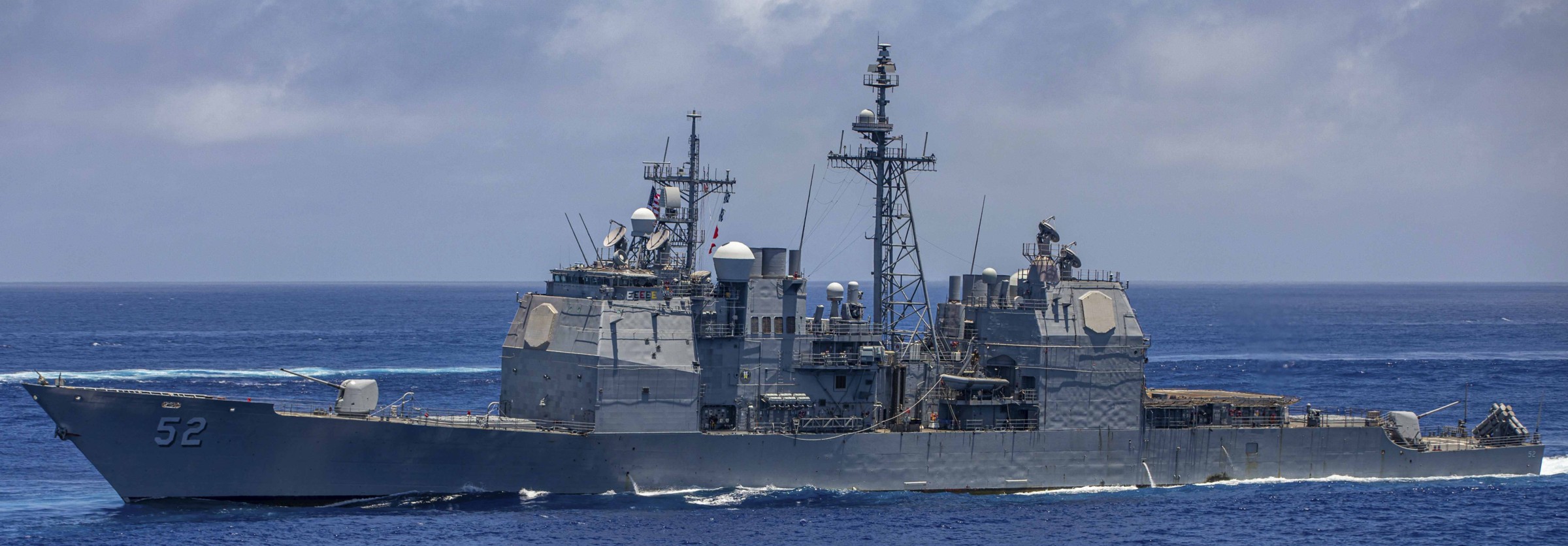 cg-52 uss bunker hill ticonderoga class guided missile cruiser aegis us navy pacific ocean 145