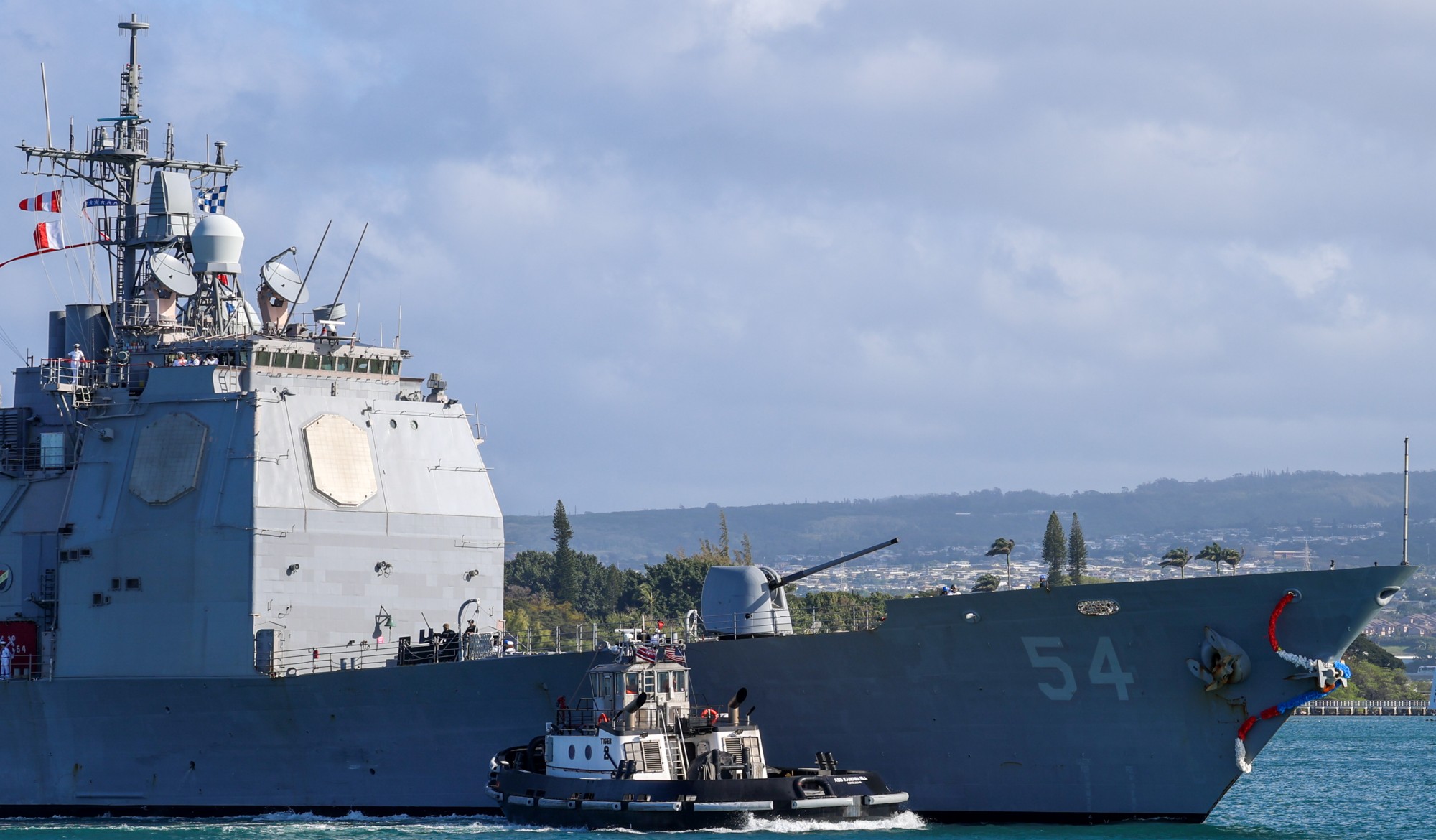 cg-54 uss antietam ticonderoga class guided missile cruiser arriving pearl harbor hickam hawaii 2024 145