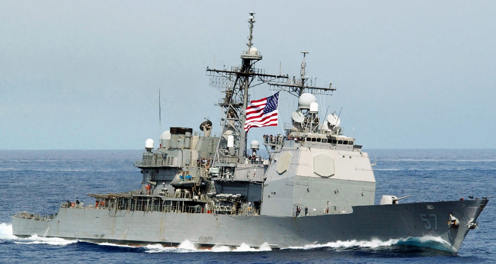 cg-57 uss lake champlain ticonderoga class guided missile cruiser aegis us navy 20