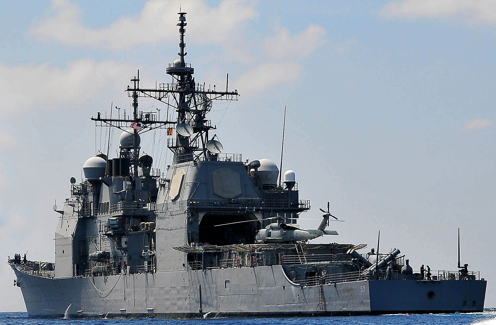 cg-57 uss lake champlain ticonderoga class guided missile cruiser aegis us navy 27