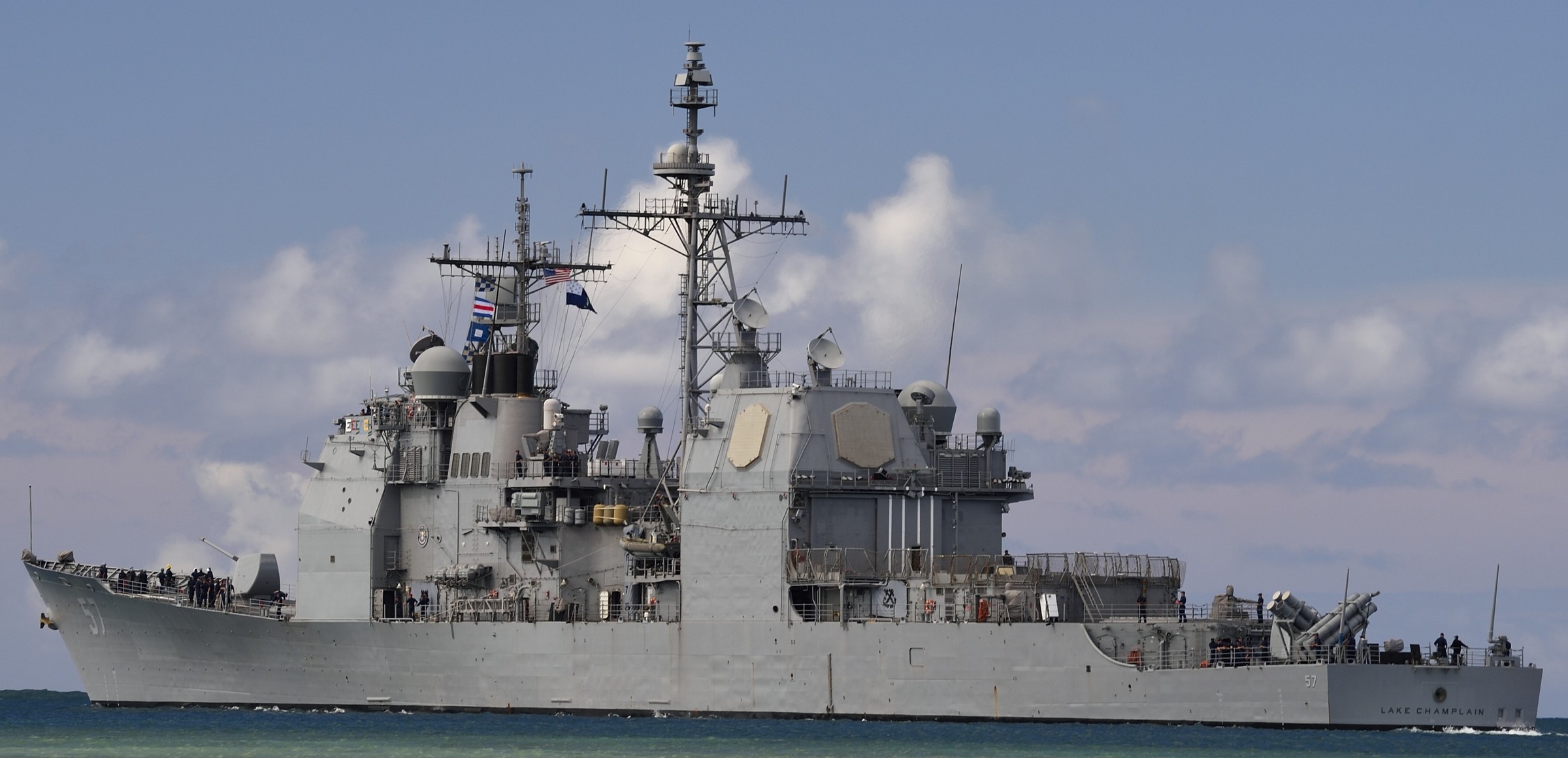 cg-57 uss lake champlain ticonderoga class guided missile cruiser aegis us navy pearl harbor hickam hawaii 44