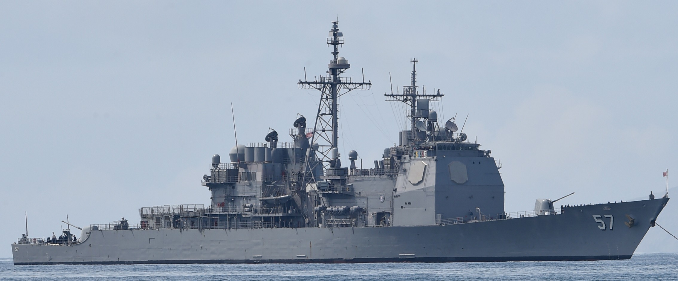 cg-57 uss lake champlain ticonderoga class guided missile cruiser aegis us navy 50