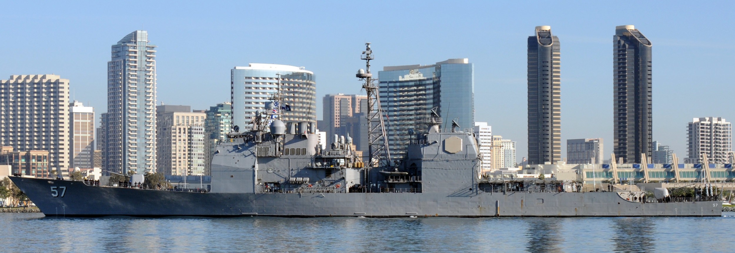 cg-57 uss lake champlain ticonderoga class guided missile cruiser aegis us navy san diego 64