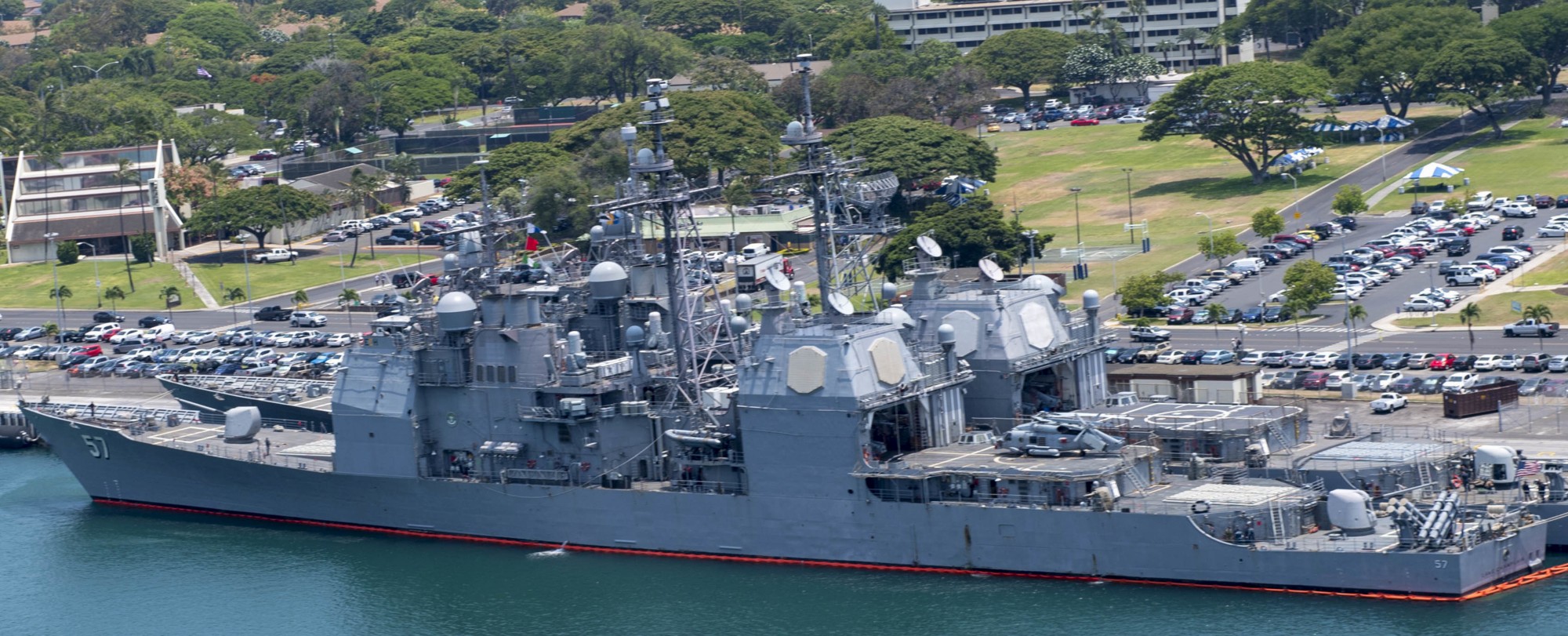 cg-57 uss lake champlain ticonderoga class guided missile cruiser aegis us navy joint base pearl harbor hickam hawaii 70