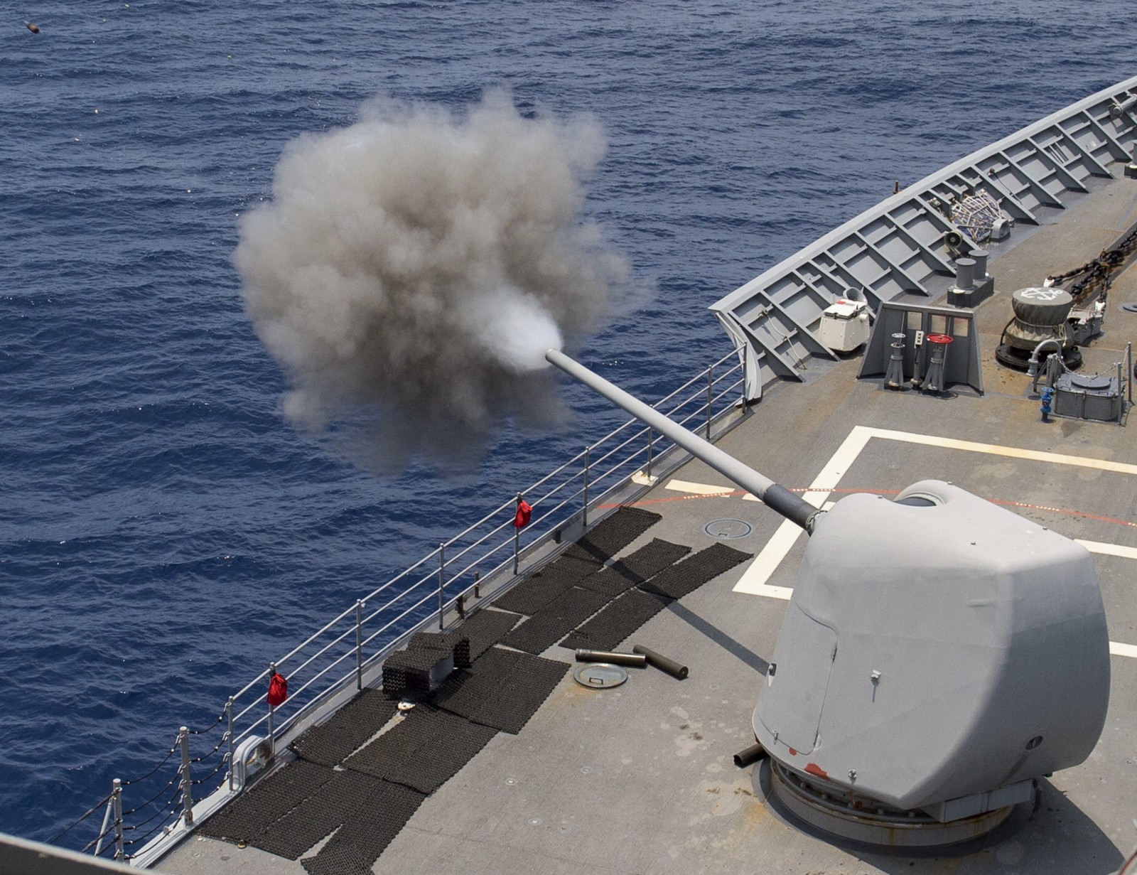 cg-57 uss lake champlain ticonderoga class guided missile cruiser aegis us navy mk.45 mod.2 gun fire 72