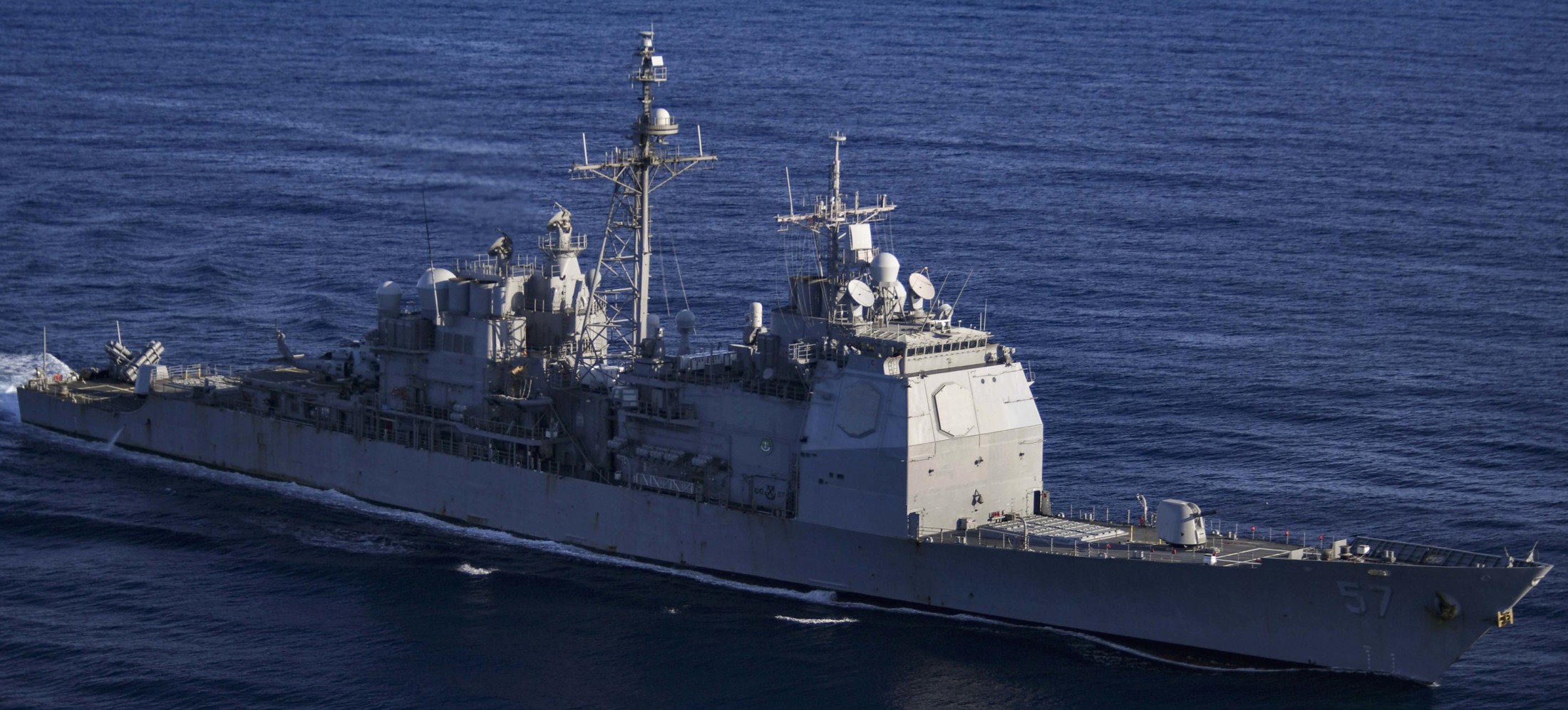 cg-57 uss lake champlain ticonderoga class guided missile cruiser aegis us navy south china sea 90