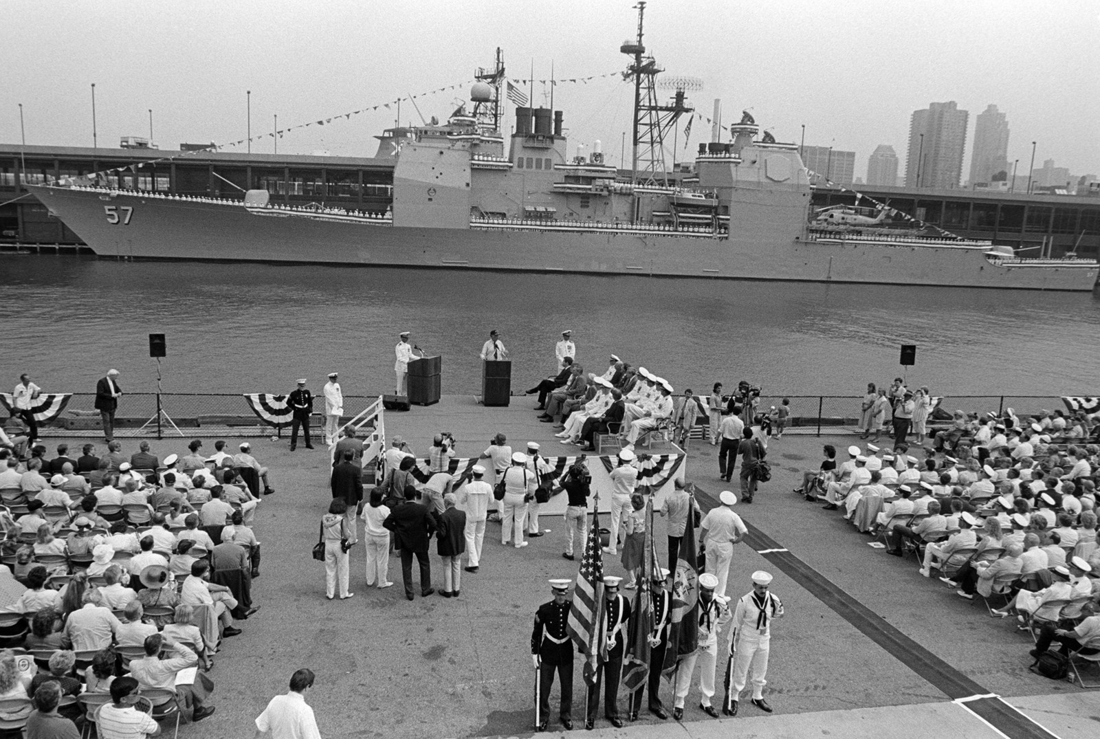 cg-57 uss lake champlain ticonderoga class guided missile cruiser aegis us navy 114