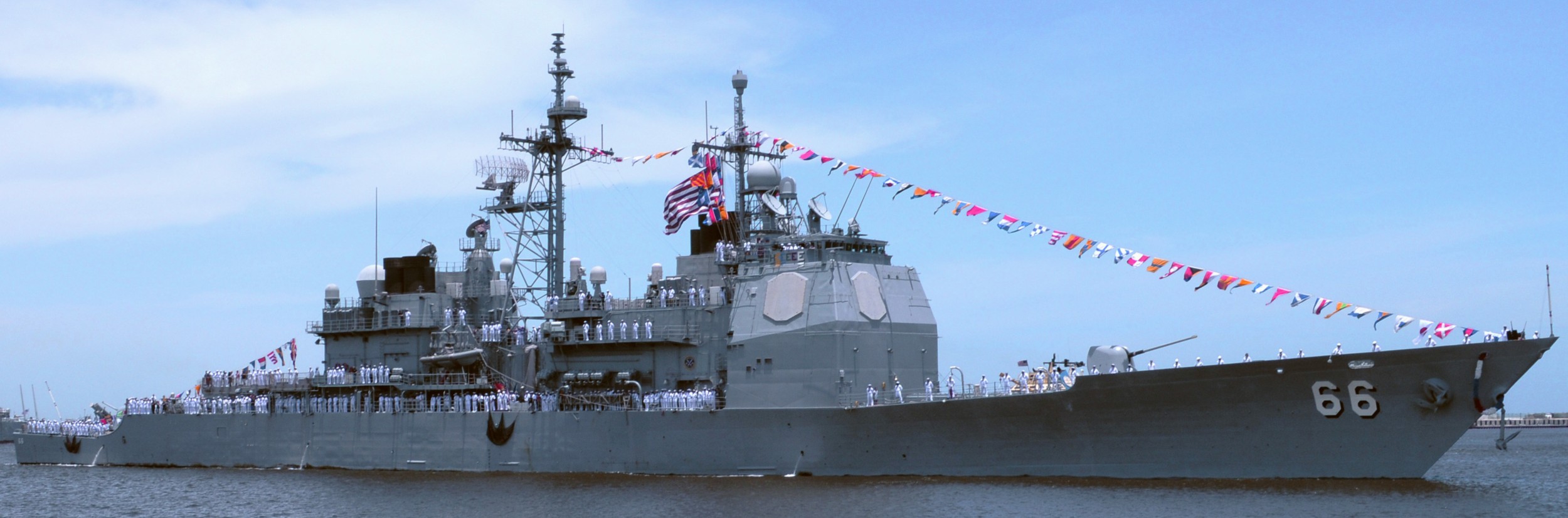 cg-66 uss hue city ticonderoga class guided missile cruiser aegis us navy 33