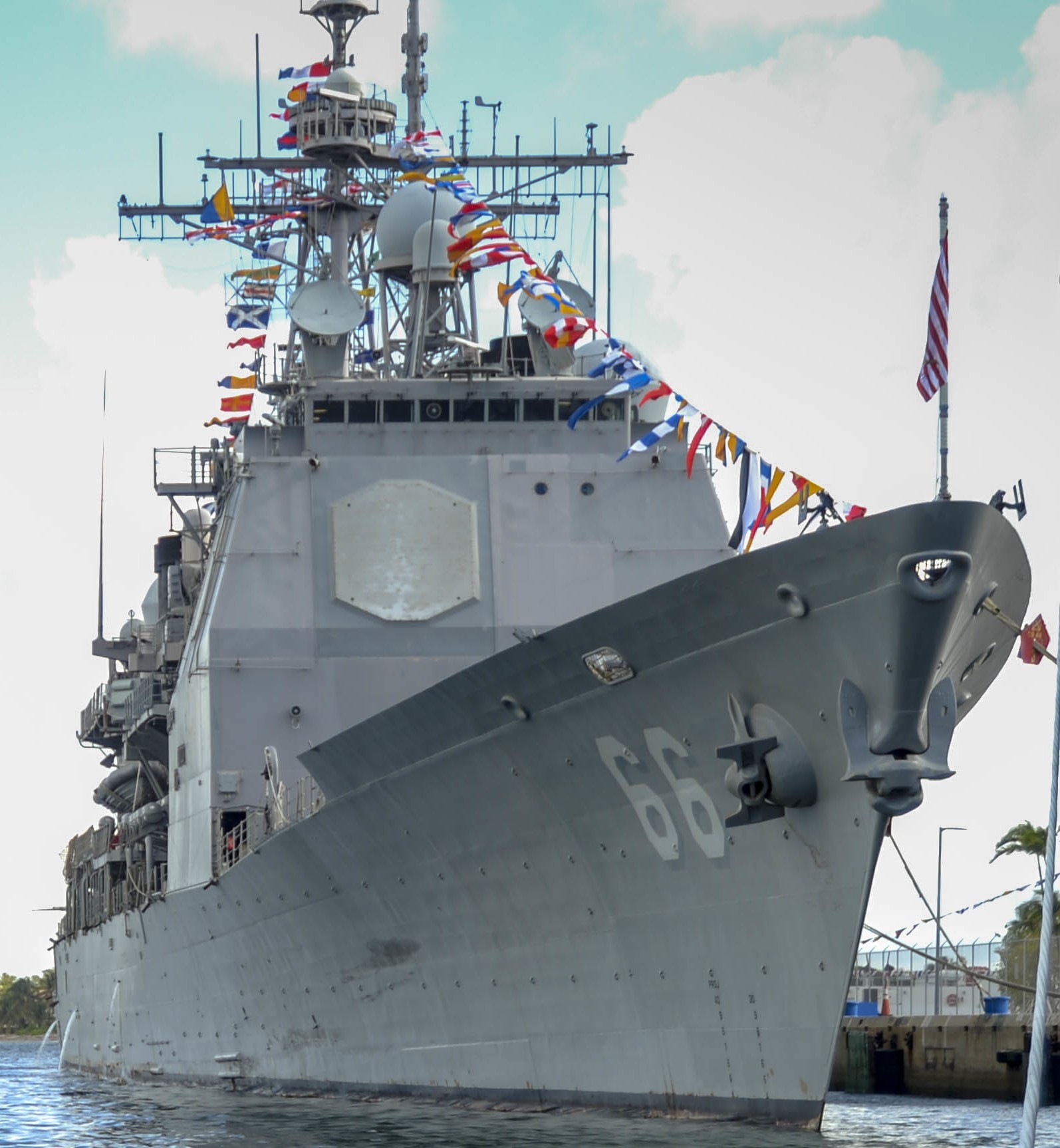 cg-66 uss hue city ticonderoga class guided missile cruiser fleet week port everglades 2019