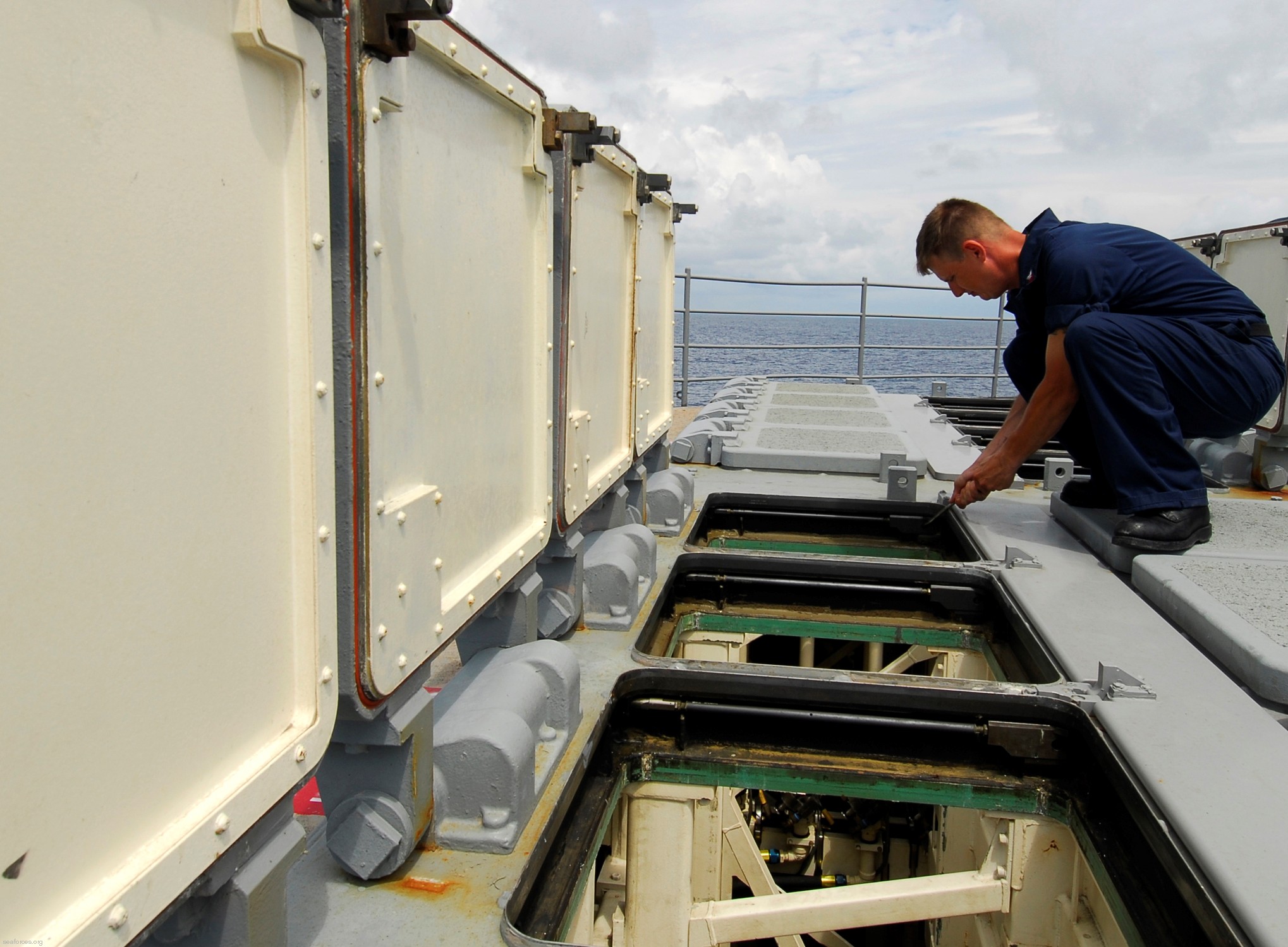 cg-72 uss vella gulf ticonderoga class guided missile cruiser navy 53 mk-41 vertical launching system vls