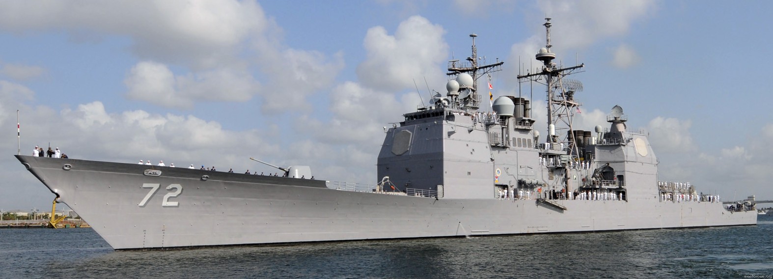 cg-72 uss vella gulf ticonderoga class guided missile cruiser navy 60 port everglades florida fleet week