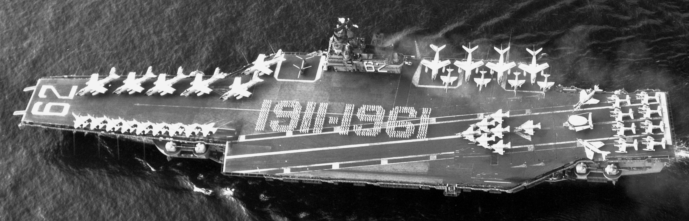 uss independence cv-62 forrestal class aircraft carrier cvg-7 1961 08
