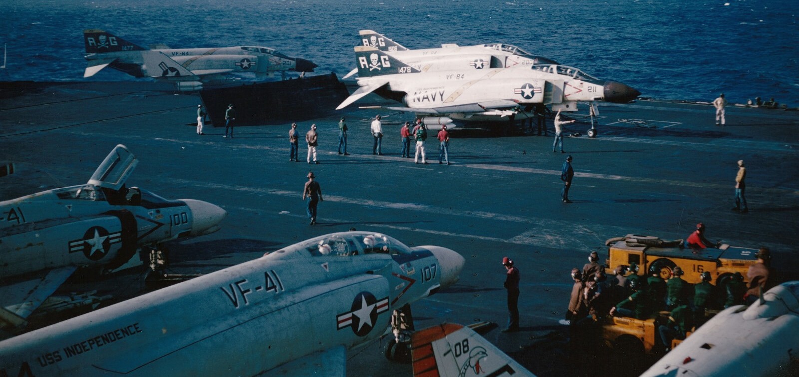 uss independence cv-62 forrestal class aircraft carrier cvw-7 vietnam war 1965 14