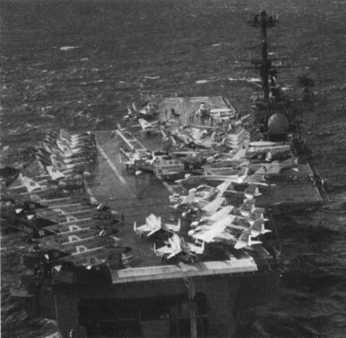 uss independence cv-62 forrestal class aircraft carrier air wing cvw-7 1976 30