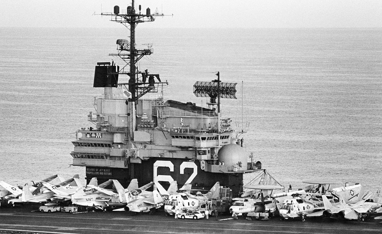 uss independence cv-62 forrestal class aircraft carrier air wing cvw-6 60
