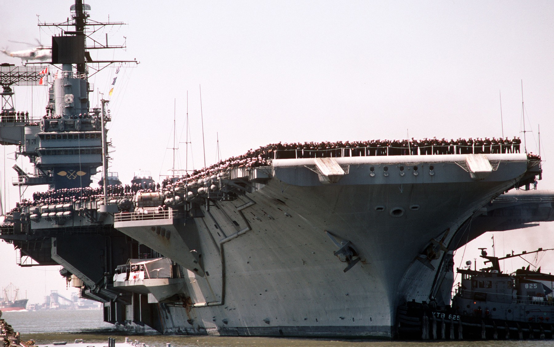 uss independence cv-62 forrestal class aircraft carrier returning norfolk virginia 1984 62