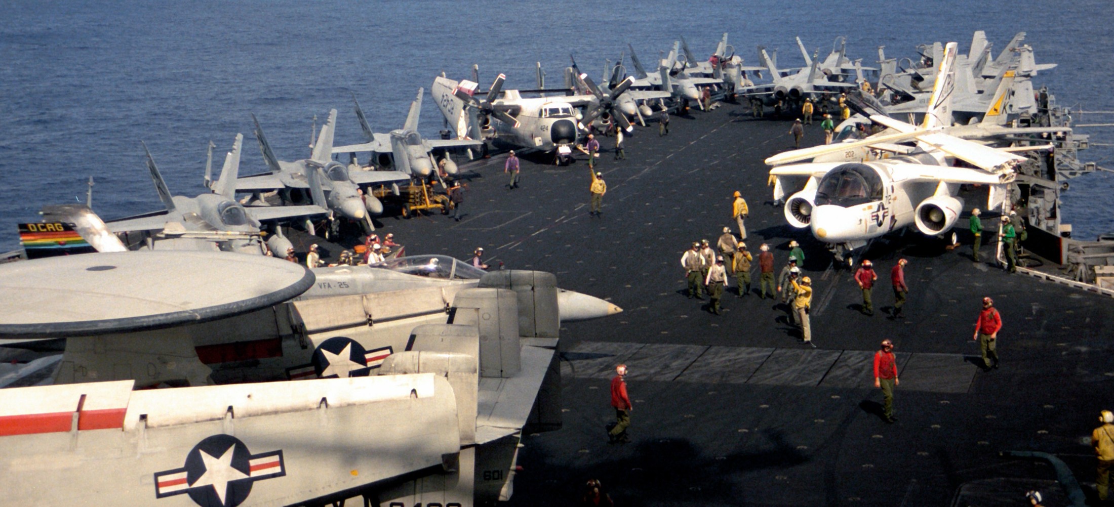 uss independence cv-62 forrestal class aircraft carrier air wing cvw-14 85