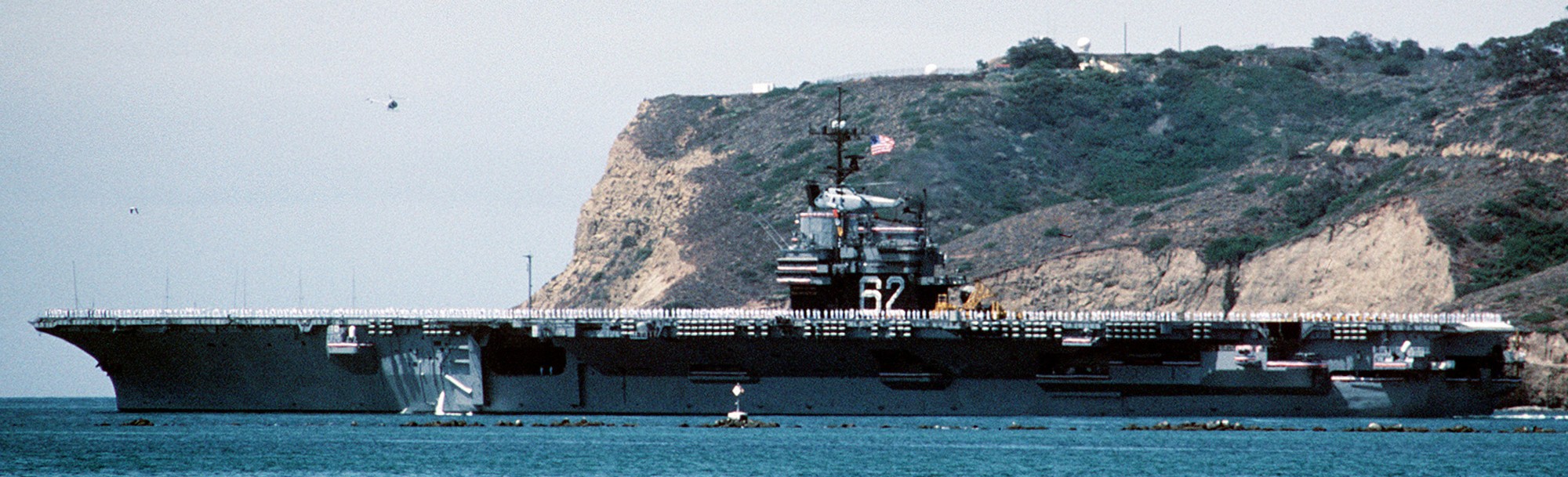 uss independence cv-62 forrestal class aircraft carrier departing san diego 1991 hawaii yokosuka