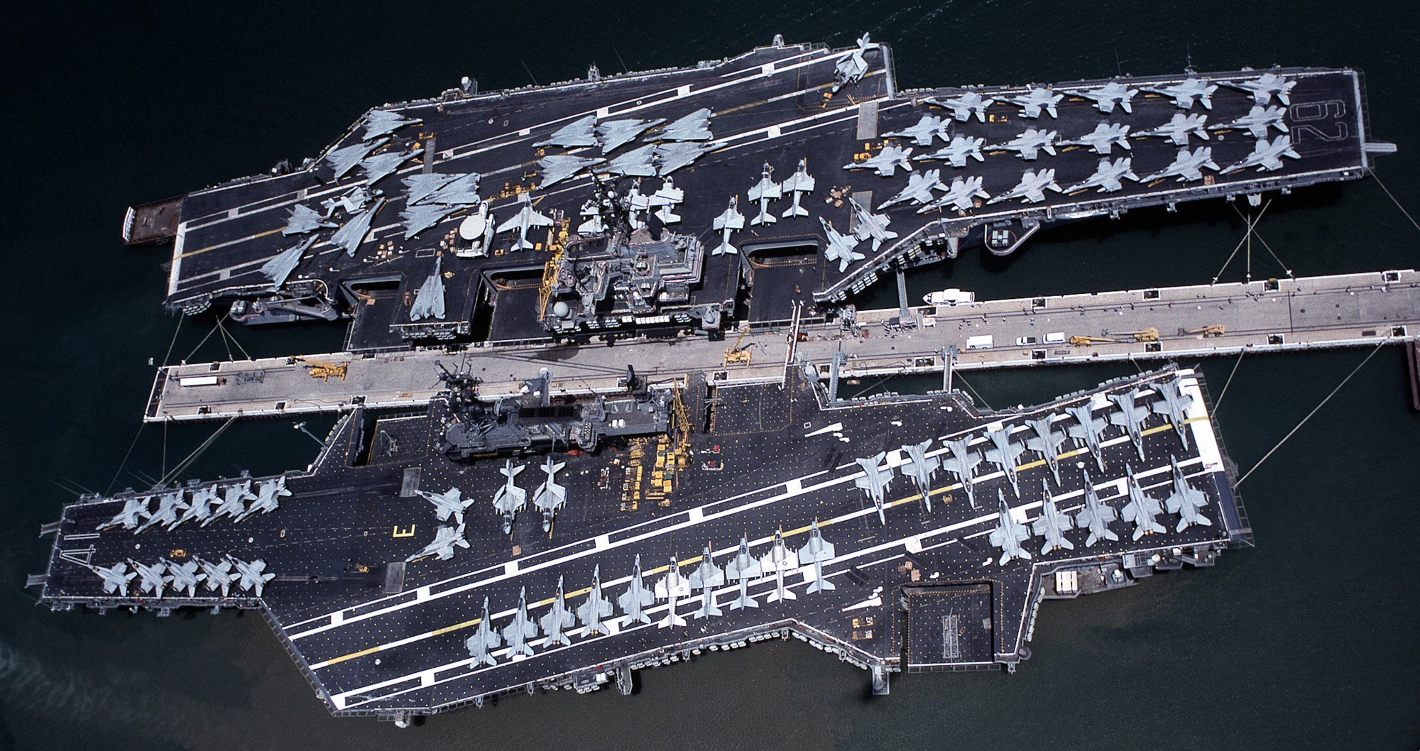 uss independence cv-62 forrestal class aircraft carrier air wing swap 1991 uss midway cv-41 97