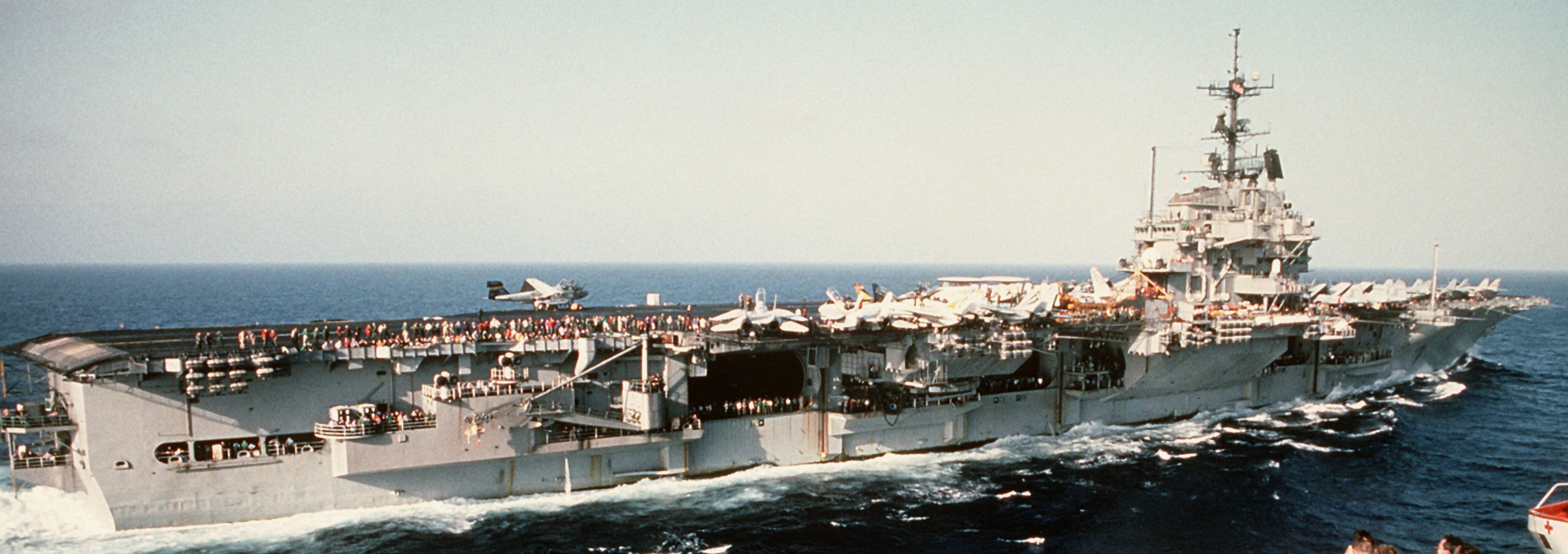 uss independence cv-62 forrestal class aircraft carrier air wing cvw-5 desert shield 108