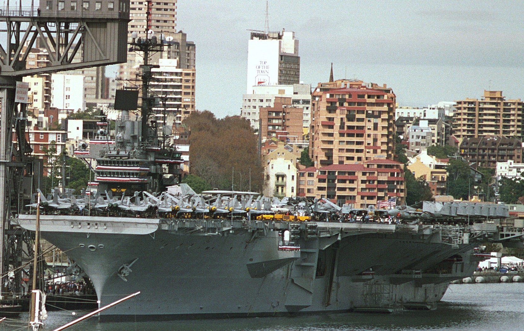 uss independence cv-62 forrestal class aircraft carrier air wing cvw-5 sydney australia 1992 114