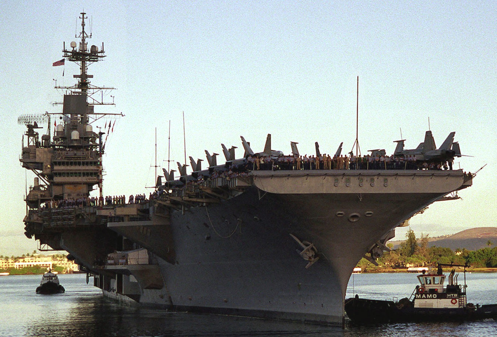 uss independence cv-62 forrestal class aircraft carrier arriving naval station pearl harbor hawaii rimpac 1998 133