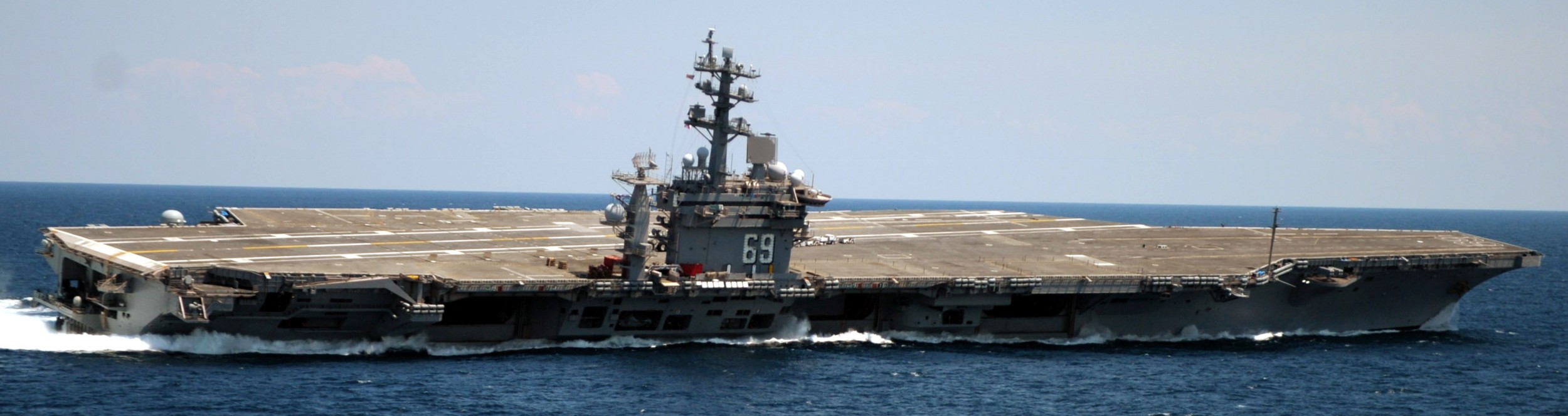 uss dwight d. eisenhower cvn-69 aircraft carrier 2011 148
