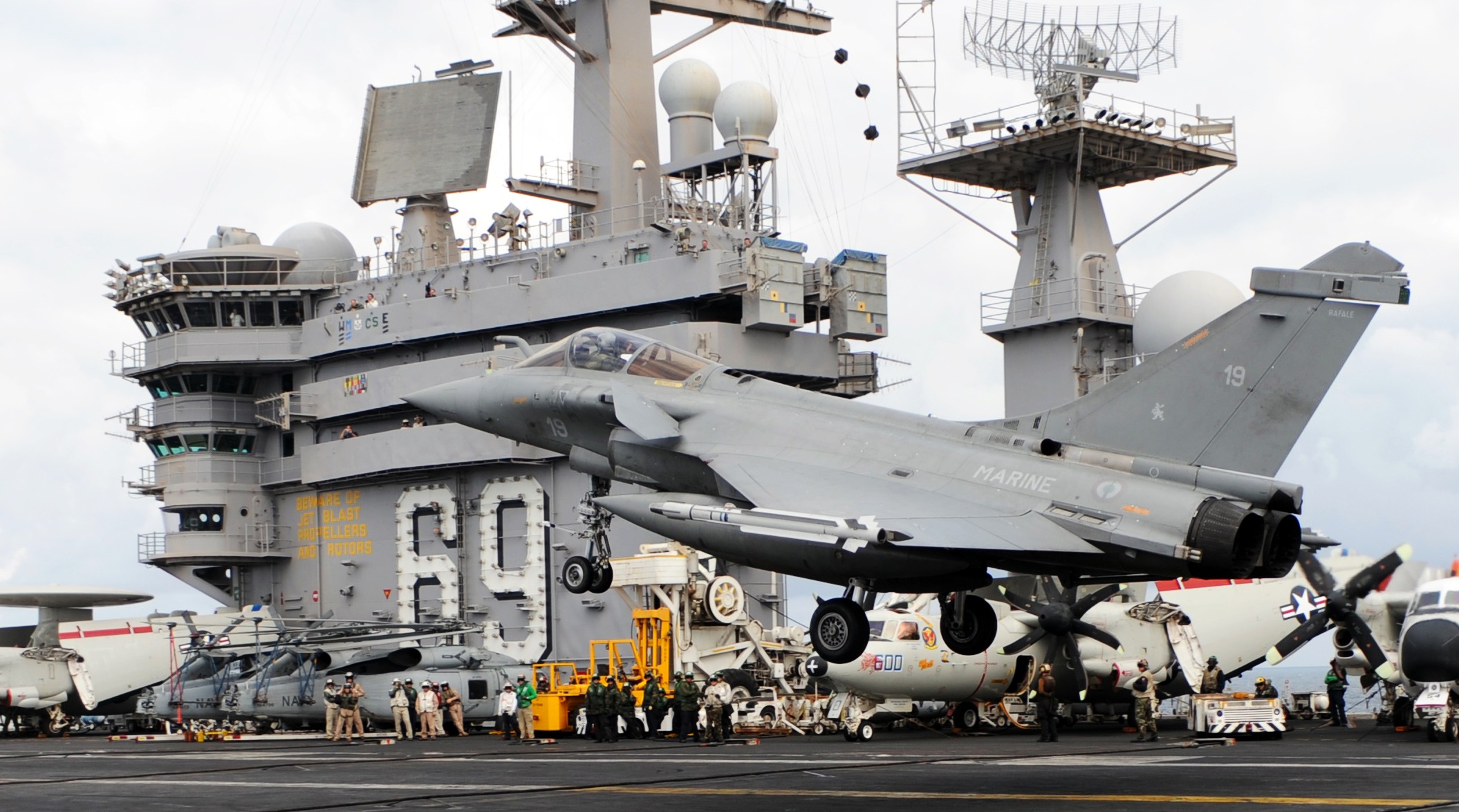 uss dwight d. eisenhower cvn-69 aircraft carrier 2009 172 french navy dassault rafale-m