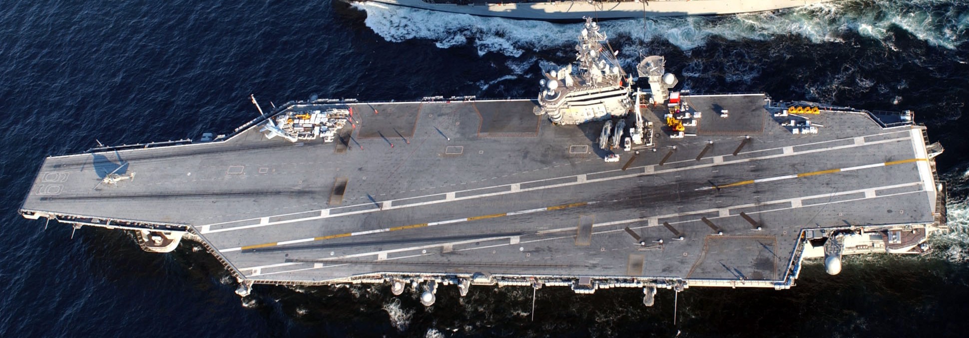 uss dwight d. eisenhower cvn-69 aircraft carrier 2005 220