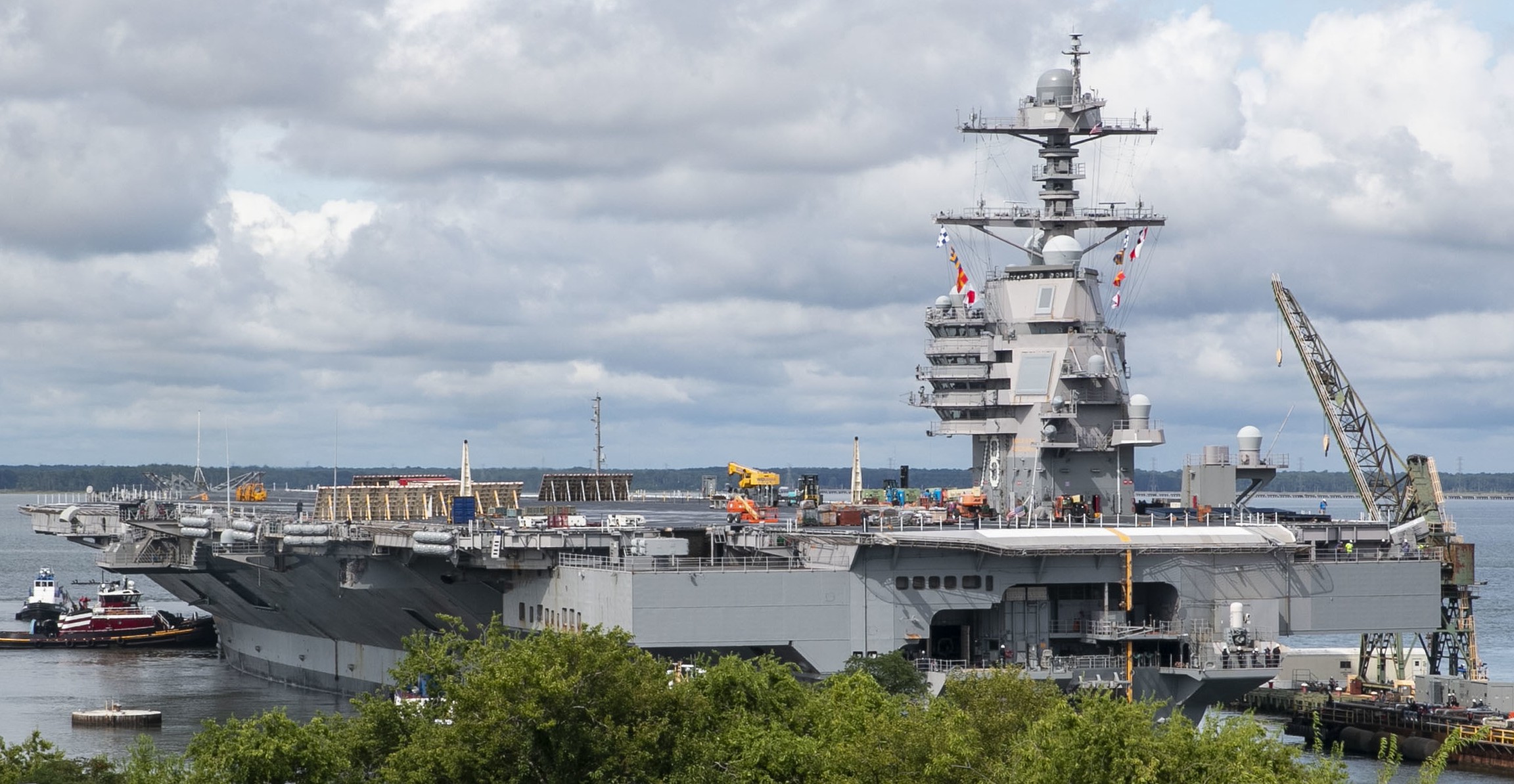 cvn-78 uss gerald r. ford class aircraft carrier us navy 37 naval station norfolk virginia