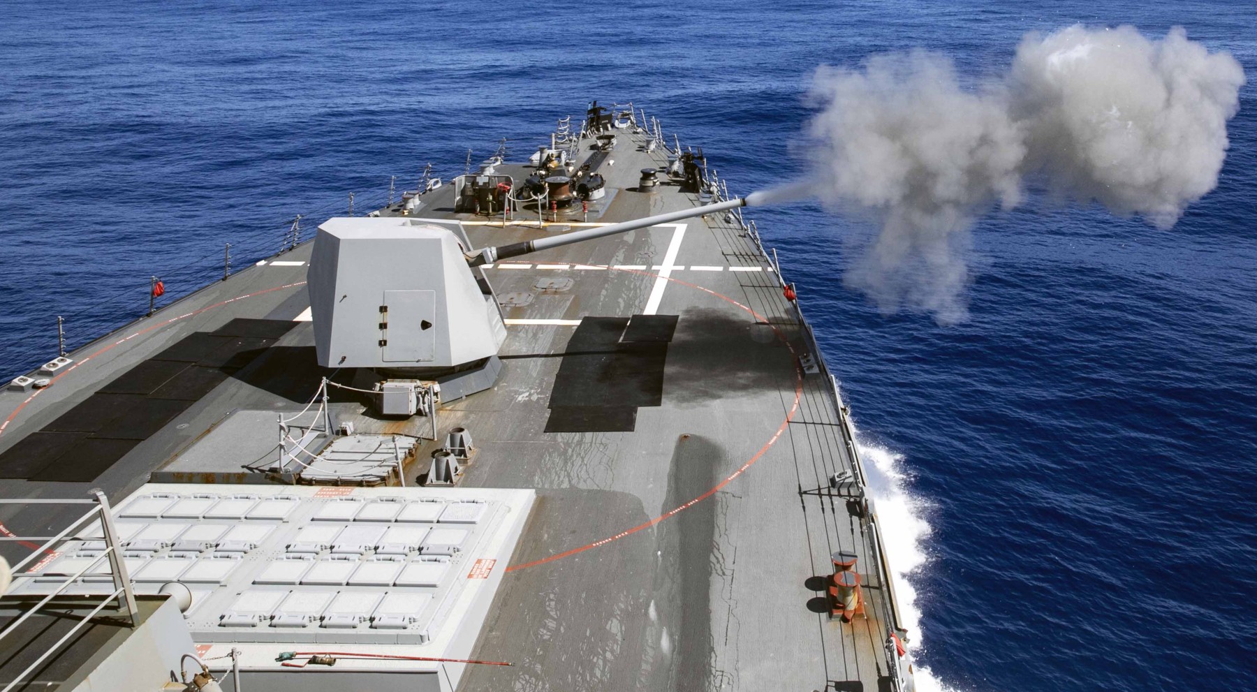 ddg-104 uss sterett arleigh burke class guided missile destroyer mk.45 mod.4 gun fire 92