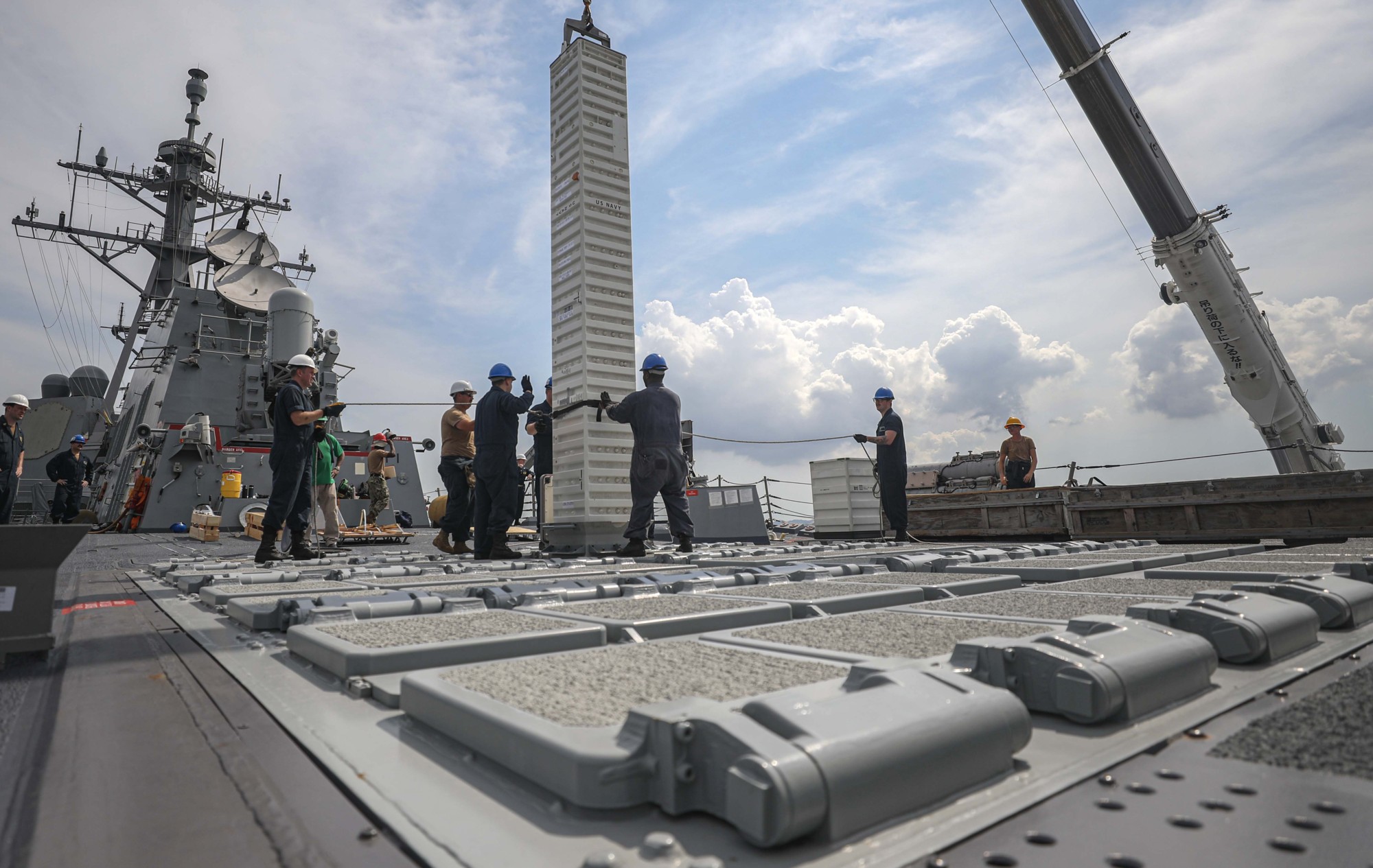 ddg-105 uss dewey arleigh burke class guided missile destroyer ammunition onload yokosuka 136