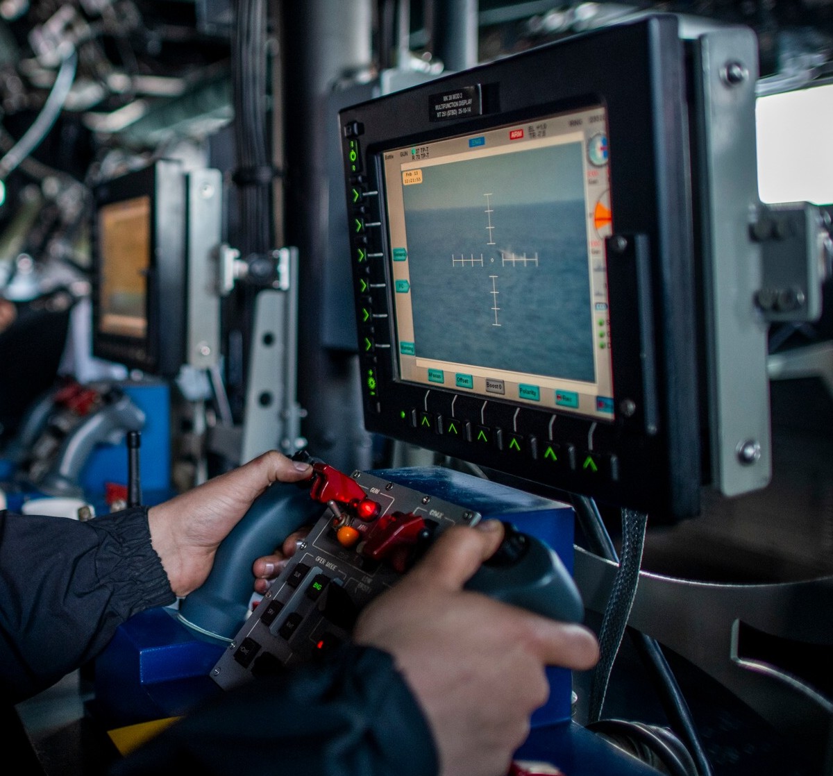 ddg-106 uss stockdale arleigh burke class guided missile destroyer mk.38 mod.2 machine gun remote control 152