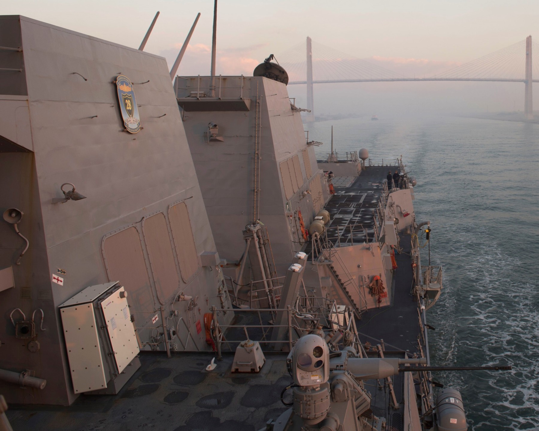 ddg-107 uss gravely arleigh burke class guided missile destroyer aegis us navy suez canal 07p