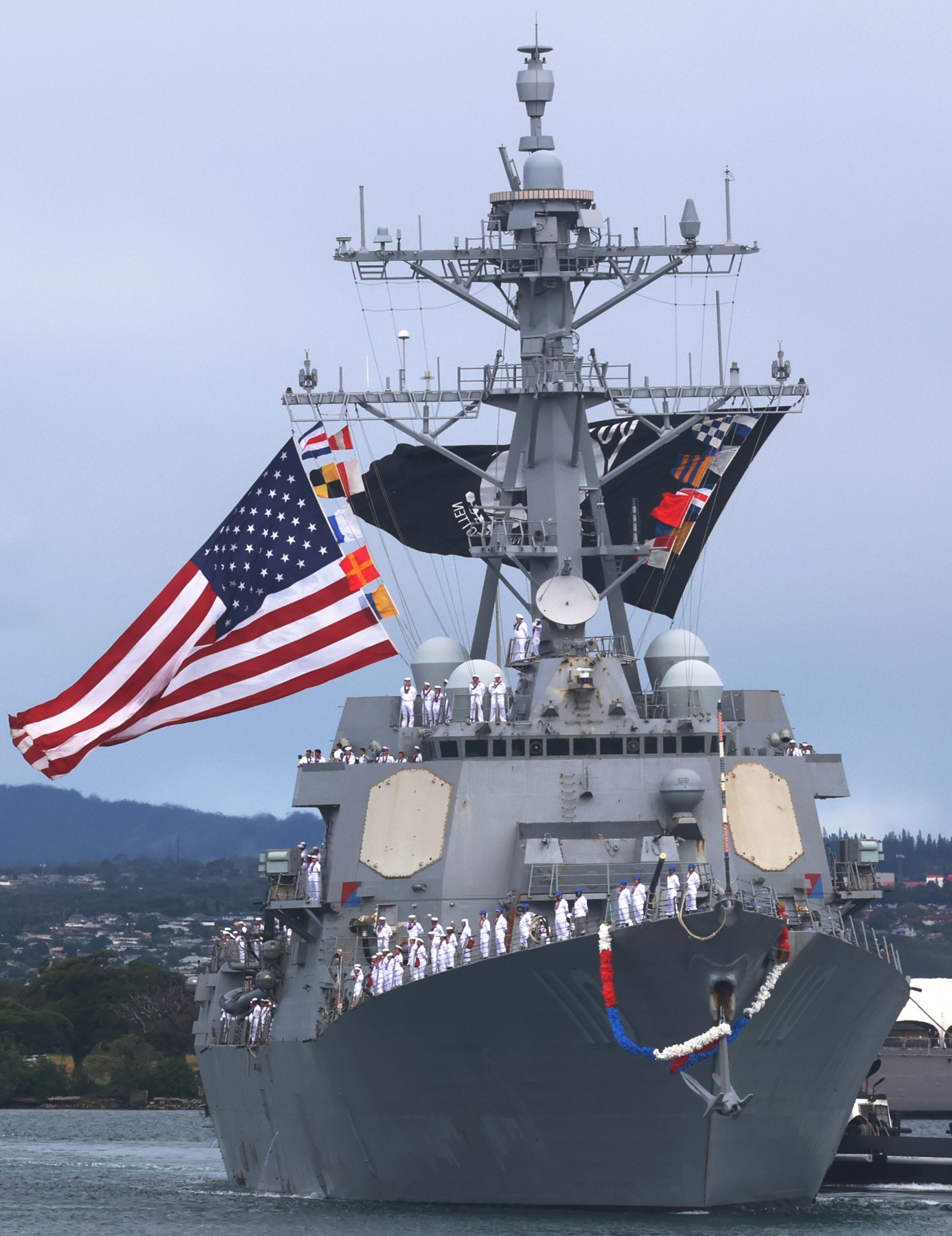 ddg-110 uss william p. lawrence arleigh burke class guided missile destroyer joint base pearl harbor hickam hawaii 92