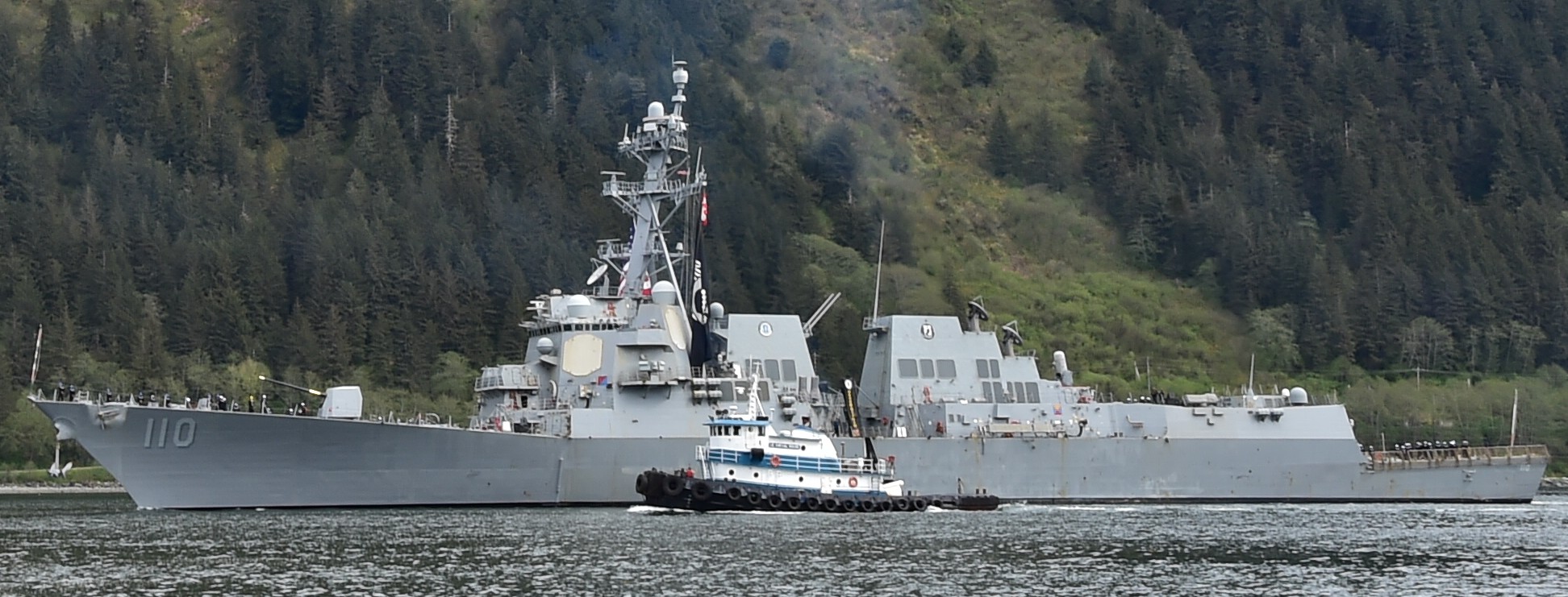 ddg-110 uss william p. lawrence arleigh burke class guided missile destroyer juneau alaska 93