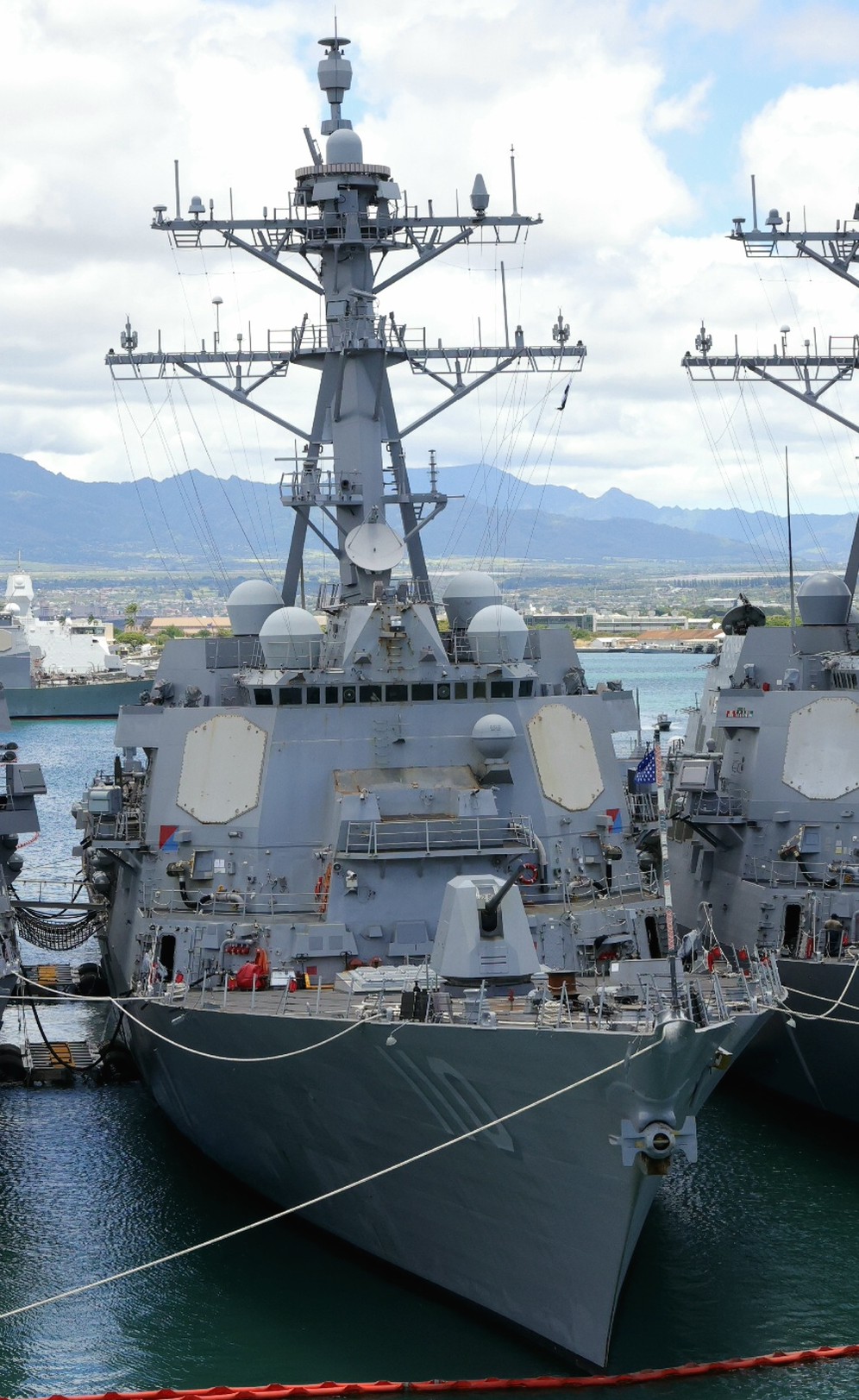 ddg-110 uss william p. lawrence arleigh burke class guided missile destroyer pearl harbor hickam hawaii rimpac 2024 95