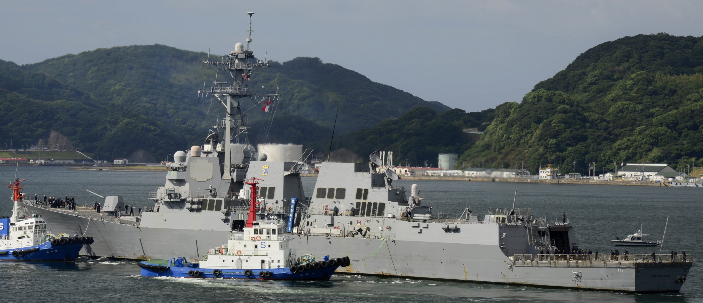 ddg-111 uss spruance arleigh burke class guided missile destroyer aegis us navy sasebo japan 28