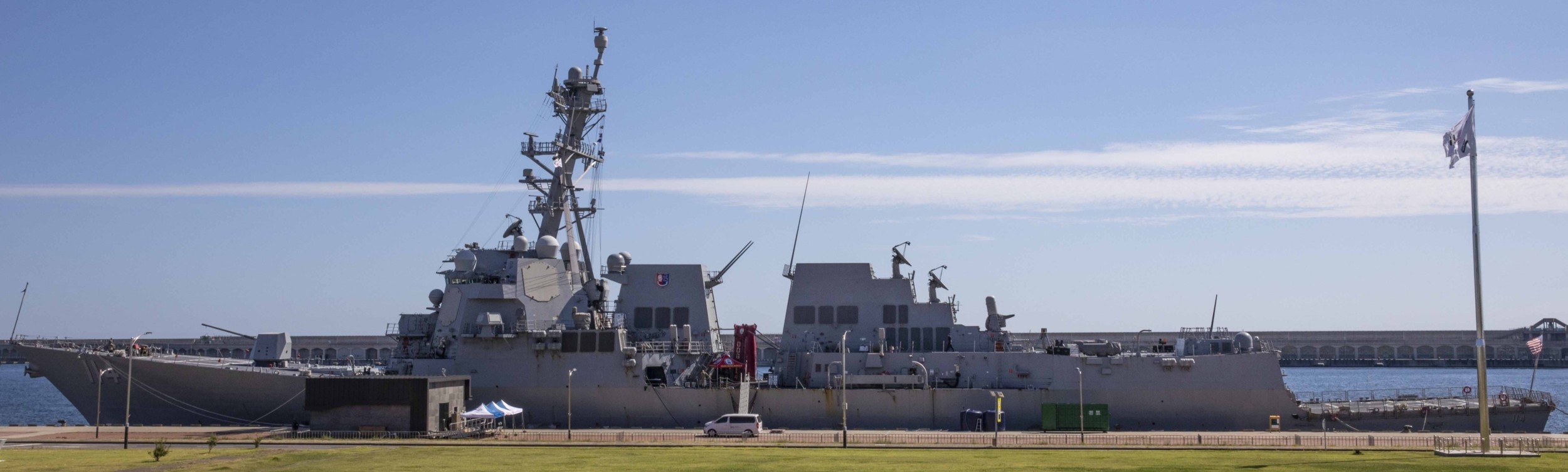 ddg-114 uss ralph johnson arleigh burke class guided missile destroyer jeju korea 66